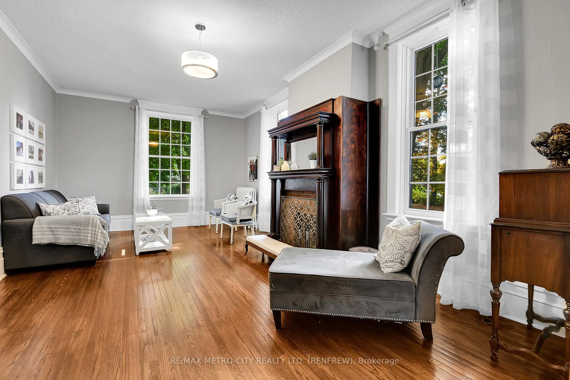 Photo 9 of 298 Barr Street, Renfrew — HOMEH