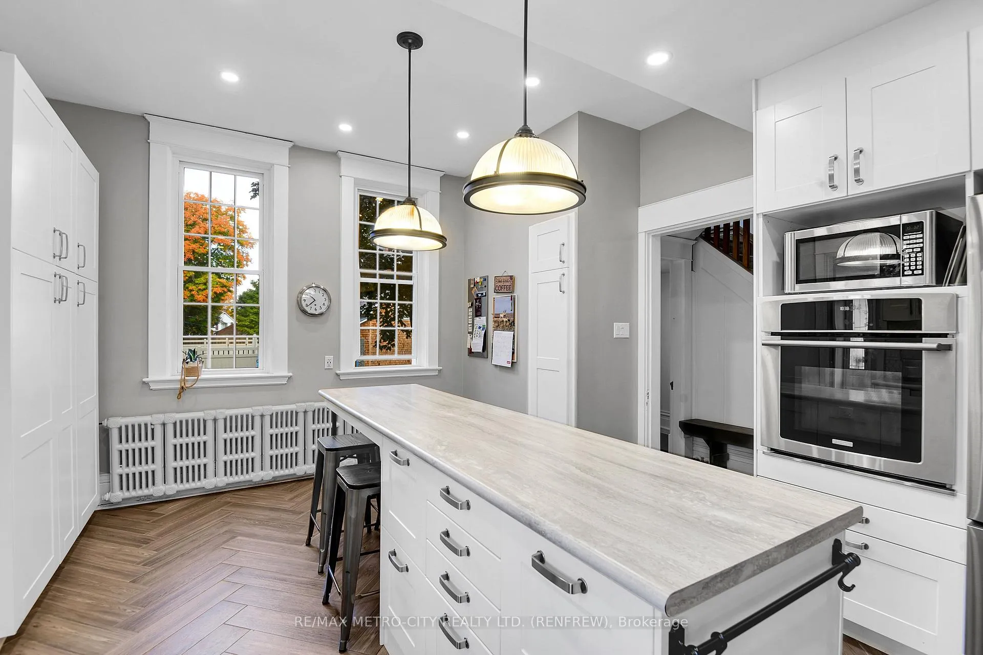 Photo 16 of 298 Barr Street, Renfrew — HOMEH