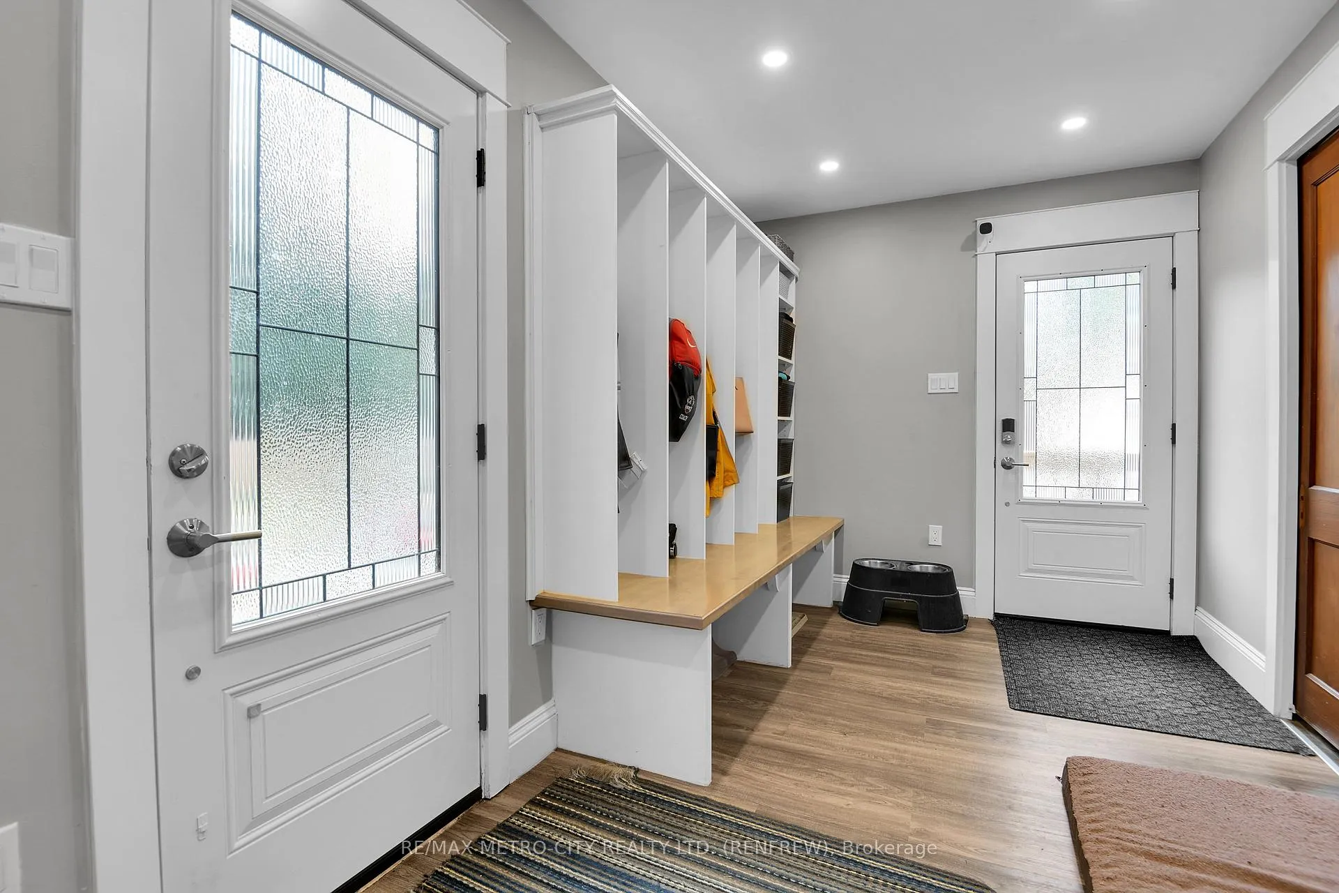 Photo 18 of 298 Barr Street, Renfrew — HOMEH