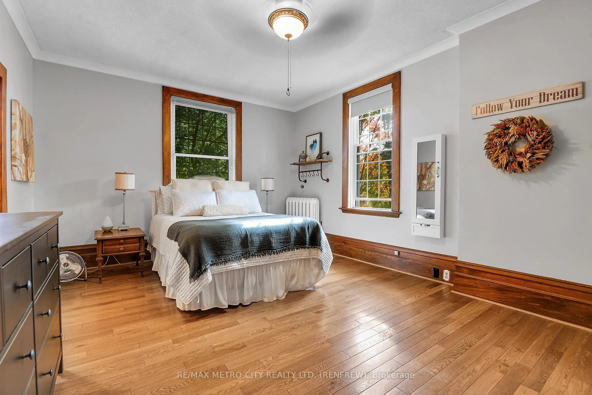 Photo 21 of 298 Barr Street, Renfrew — HOMEH