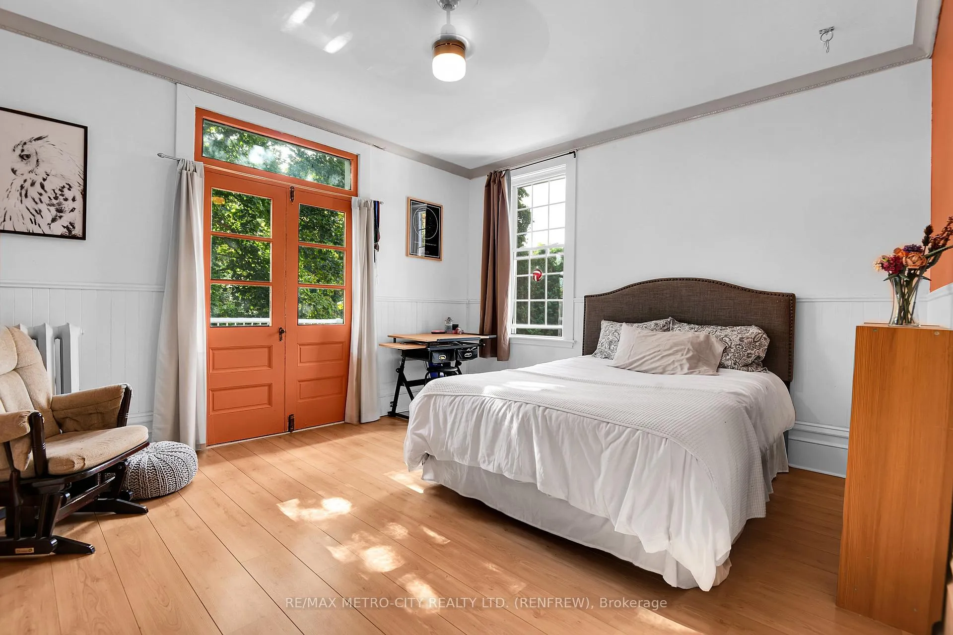 Photo 25 of 298 Barr Street, Renfrew — HOMEH