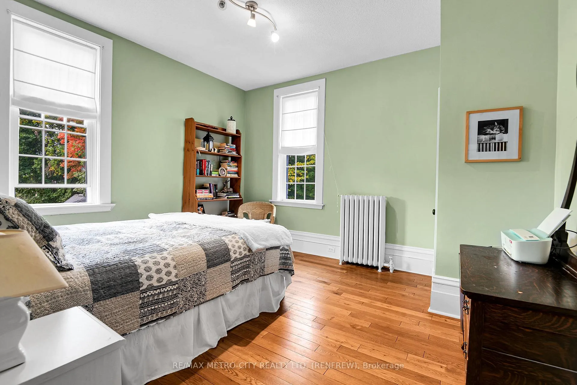 Photo 27 of 298 Barr Street, Renfrew — HOMEH