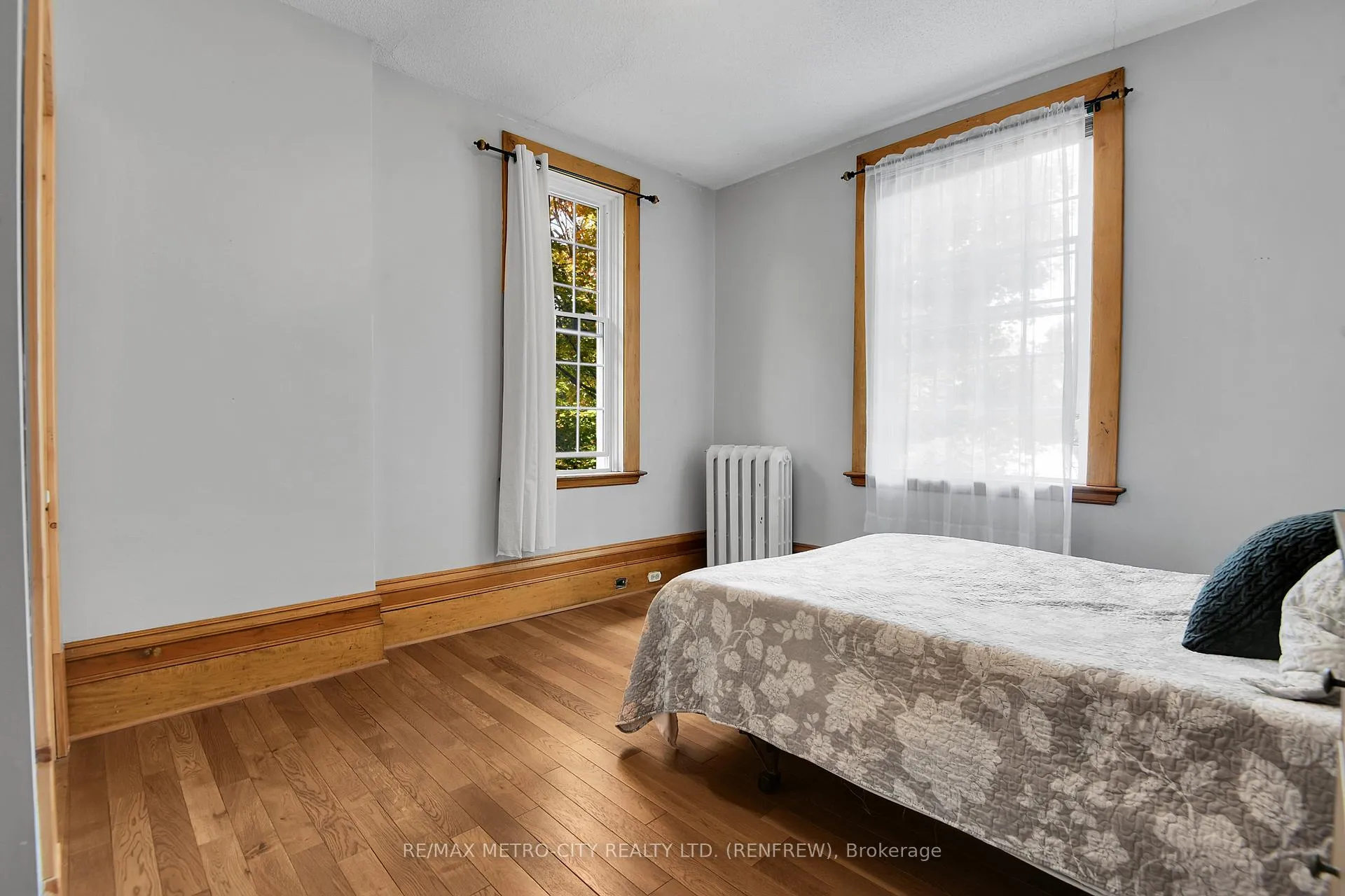 Photo 28 of 298 Barr Street, Renfrew — HOMEH
