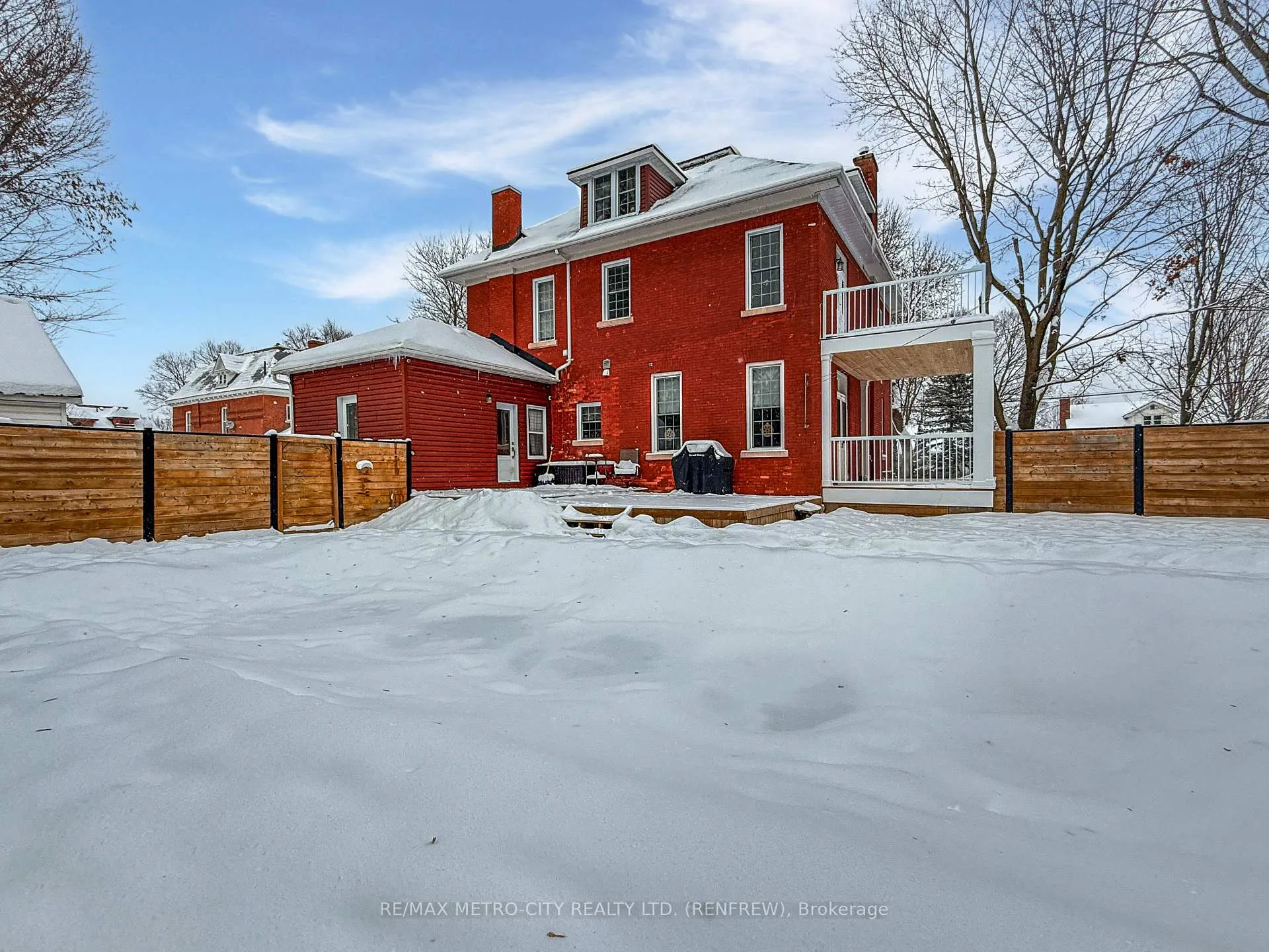 Photo 36 of 298 Barr Street, Renfrew — HOMEH