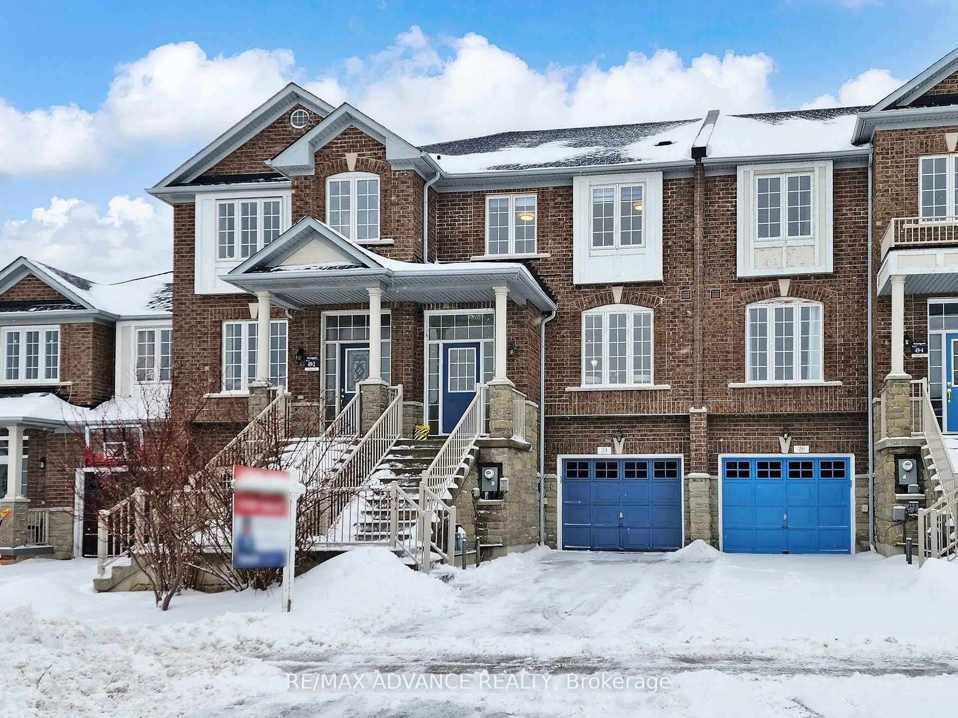 Photo 2 of 24 Martell Gate, Aurora, Bayview Northeast — HOMEH