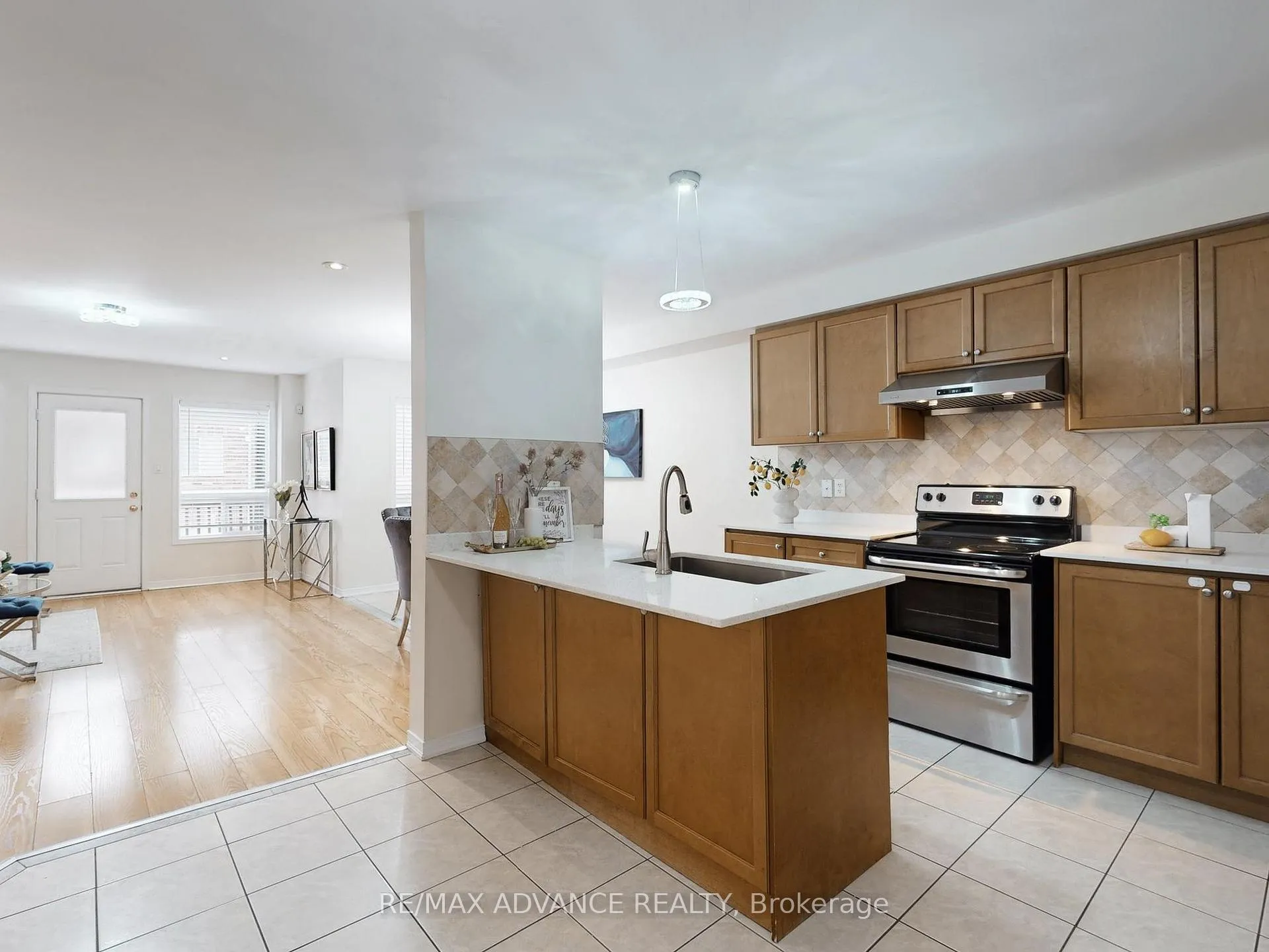 Photo 14 of 24 Martell Gate, Aurora, Bayview Northeast — HOMEH