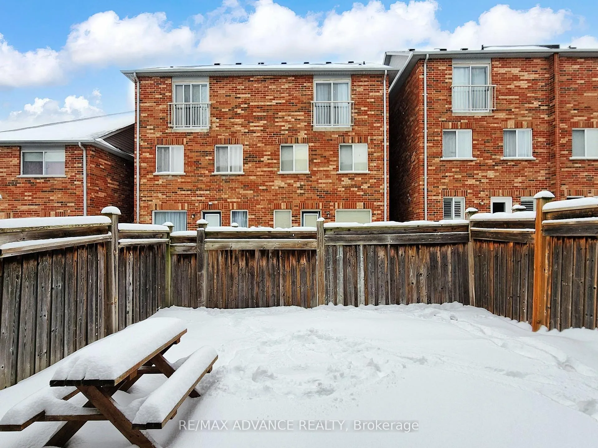 Photo 33 of 24 Martell Gate, Aurora, Bayview Northeast — HOMEH