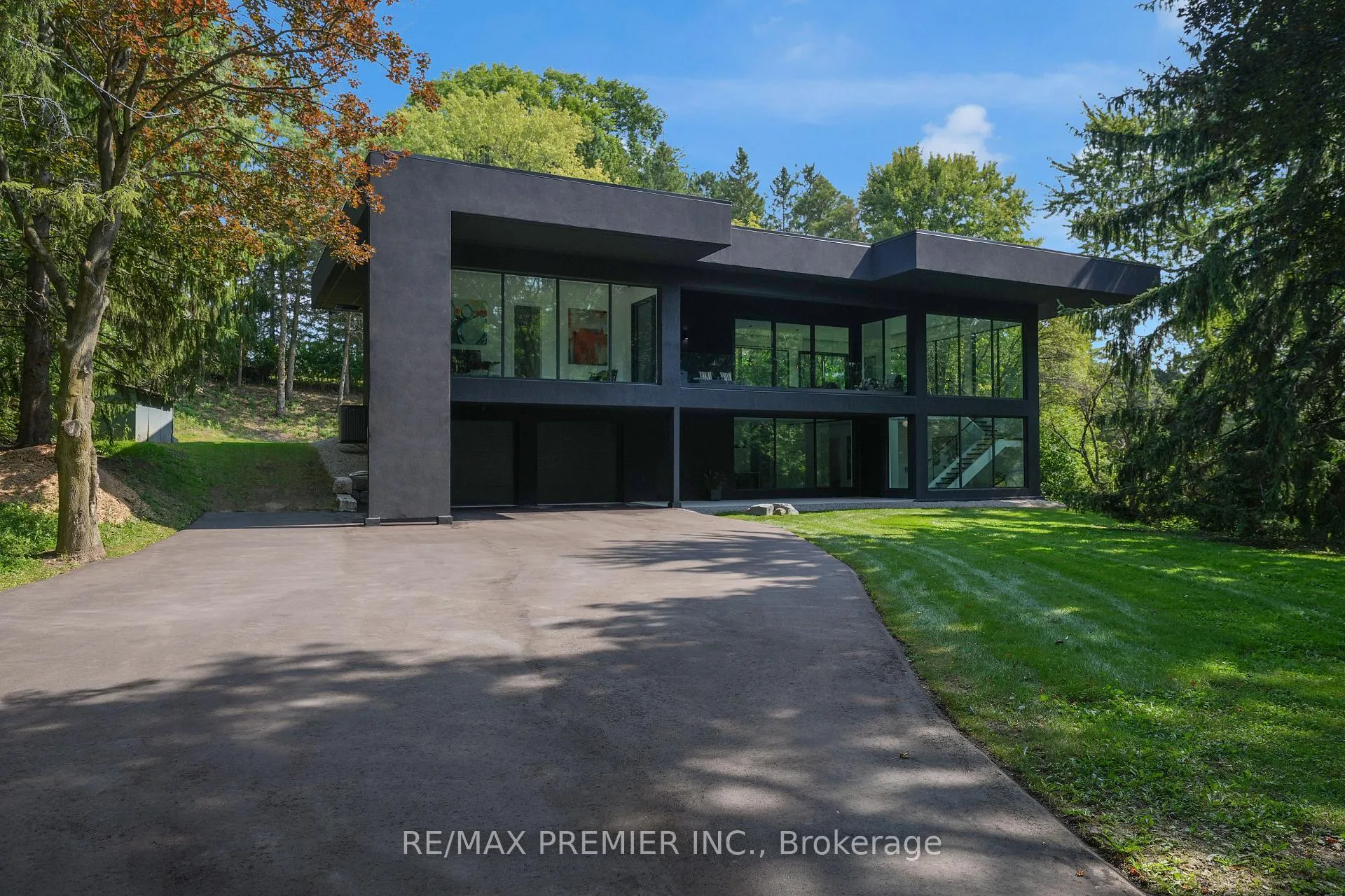 Photo 1 of 350 Kingscross Drive, King, King City — HOMEH