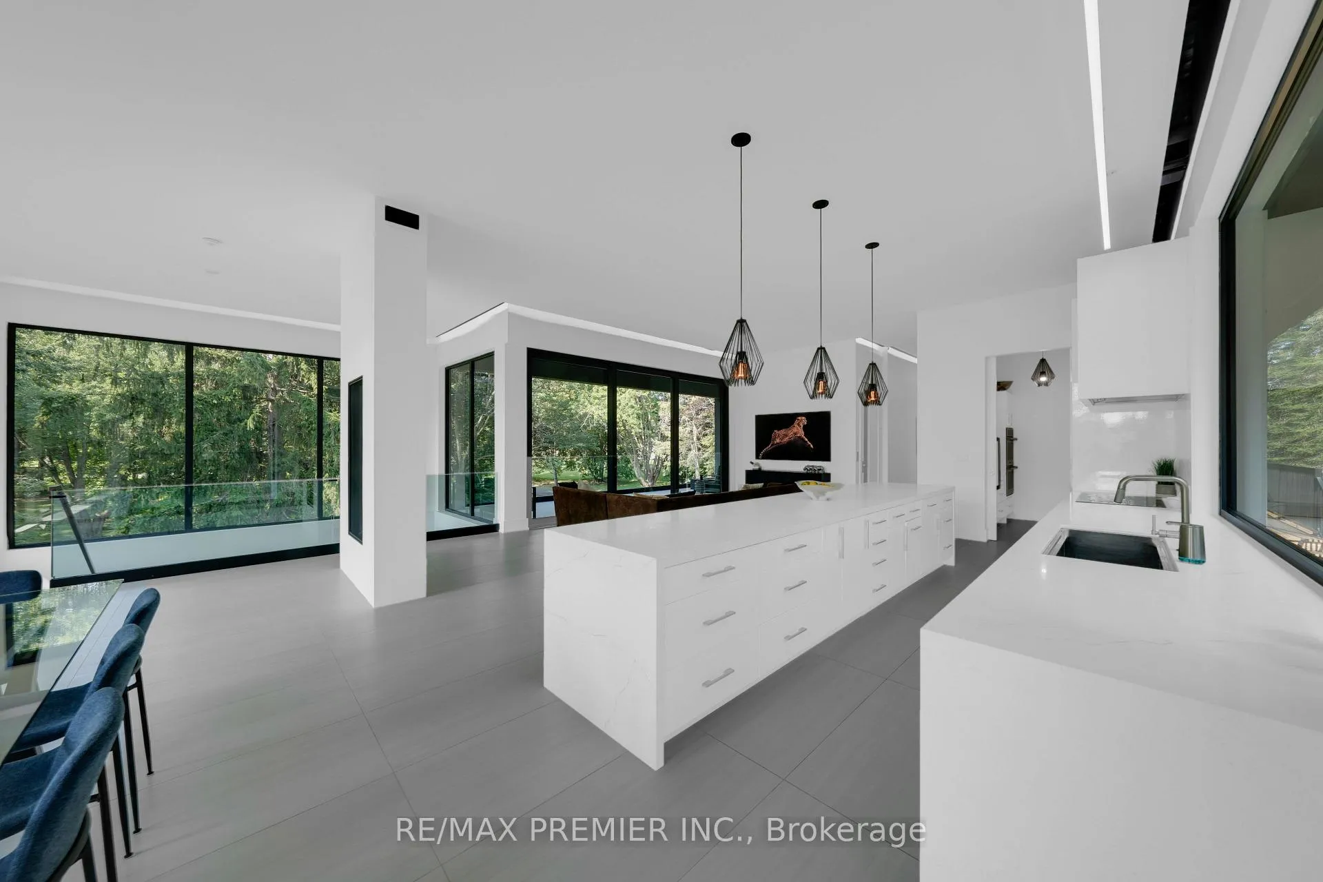 Photo 11 of 350 Kingscross Drive, King, King City — HOMEH