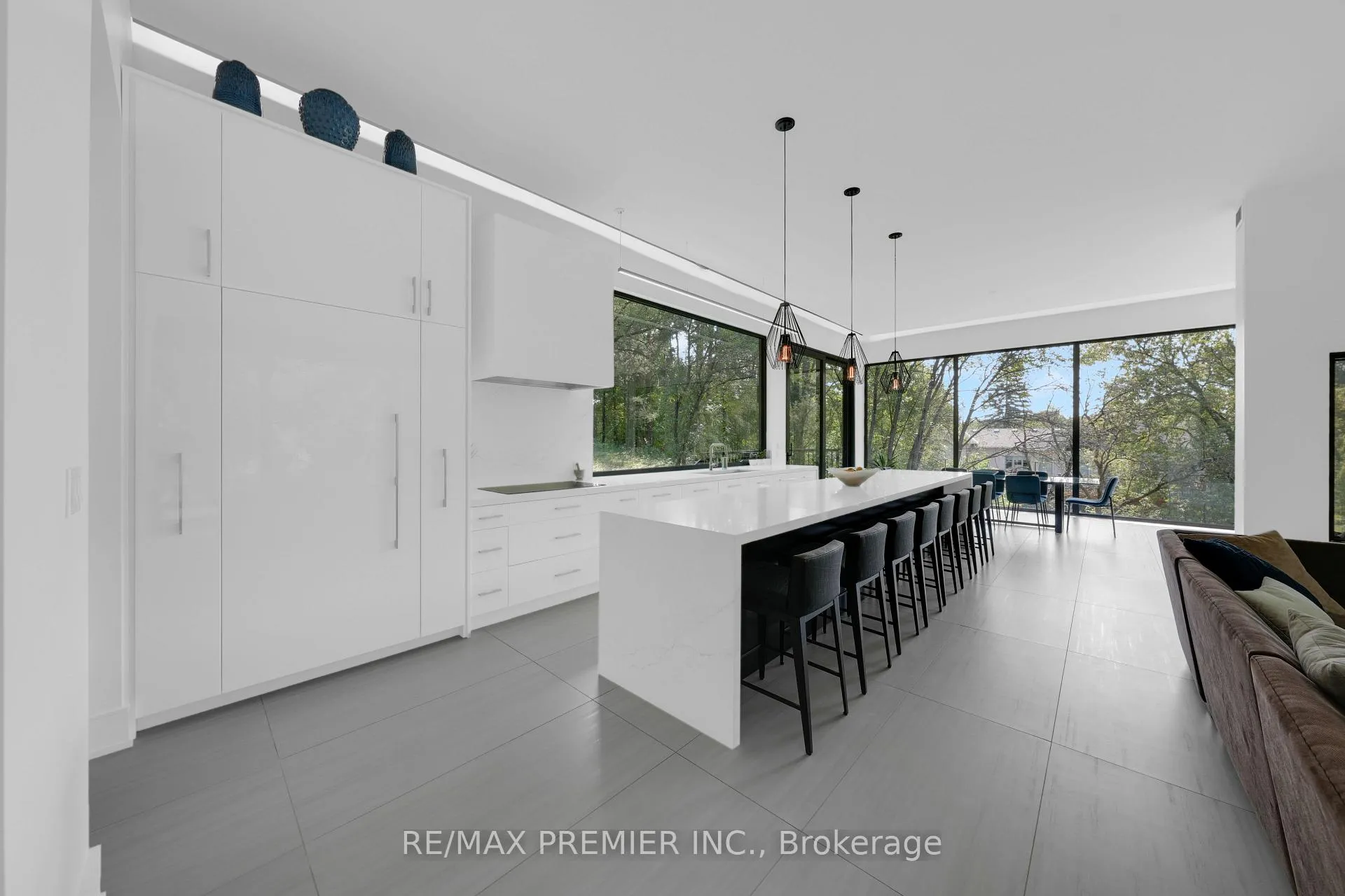 Photo 13 of 350 Kingscross Drive, King, King City — HOMEH