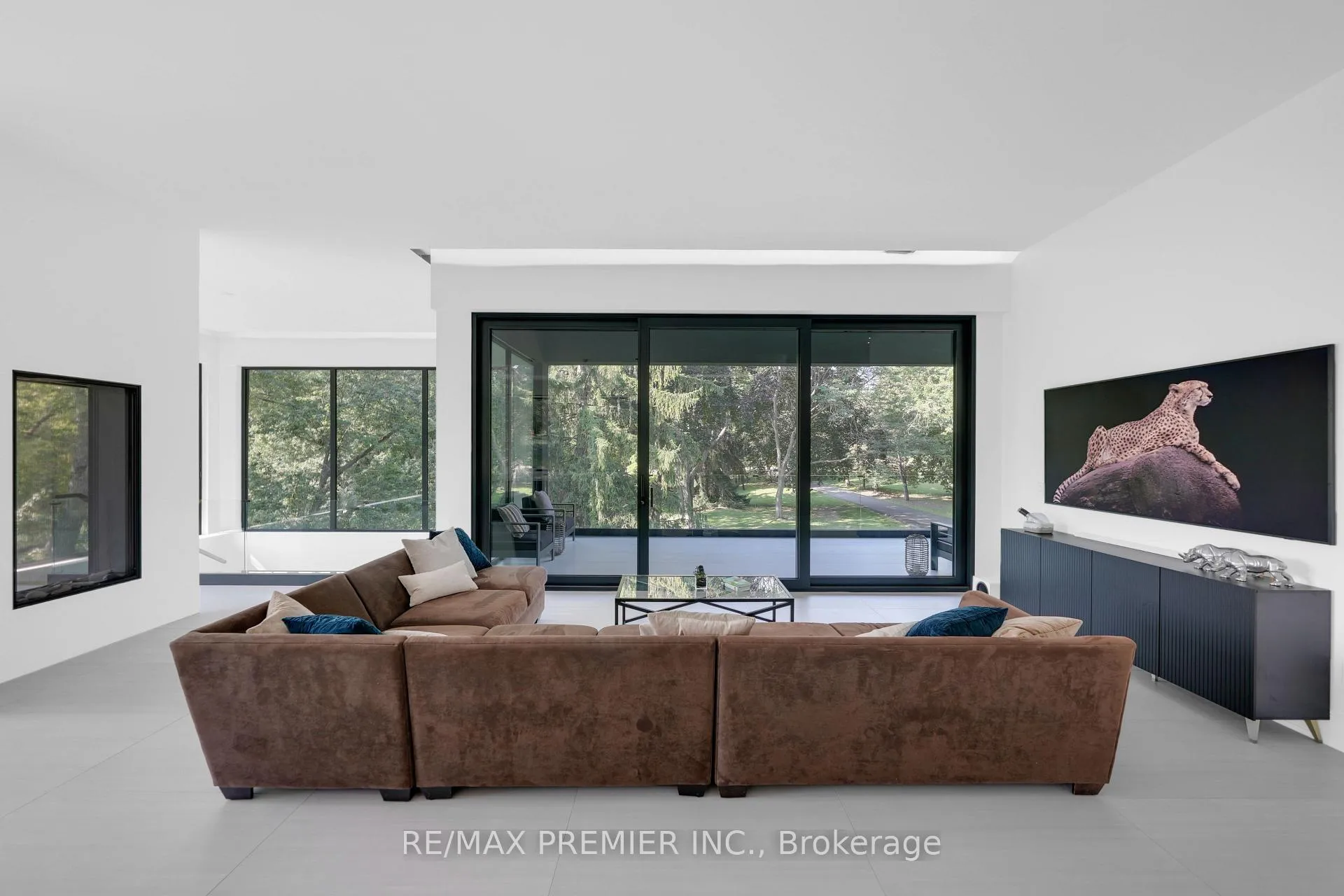 Photo 17 of 350 Kingscross Drive, King, King City — HOMEH