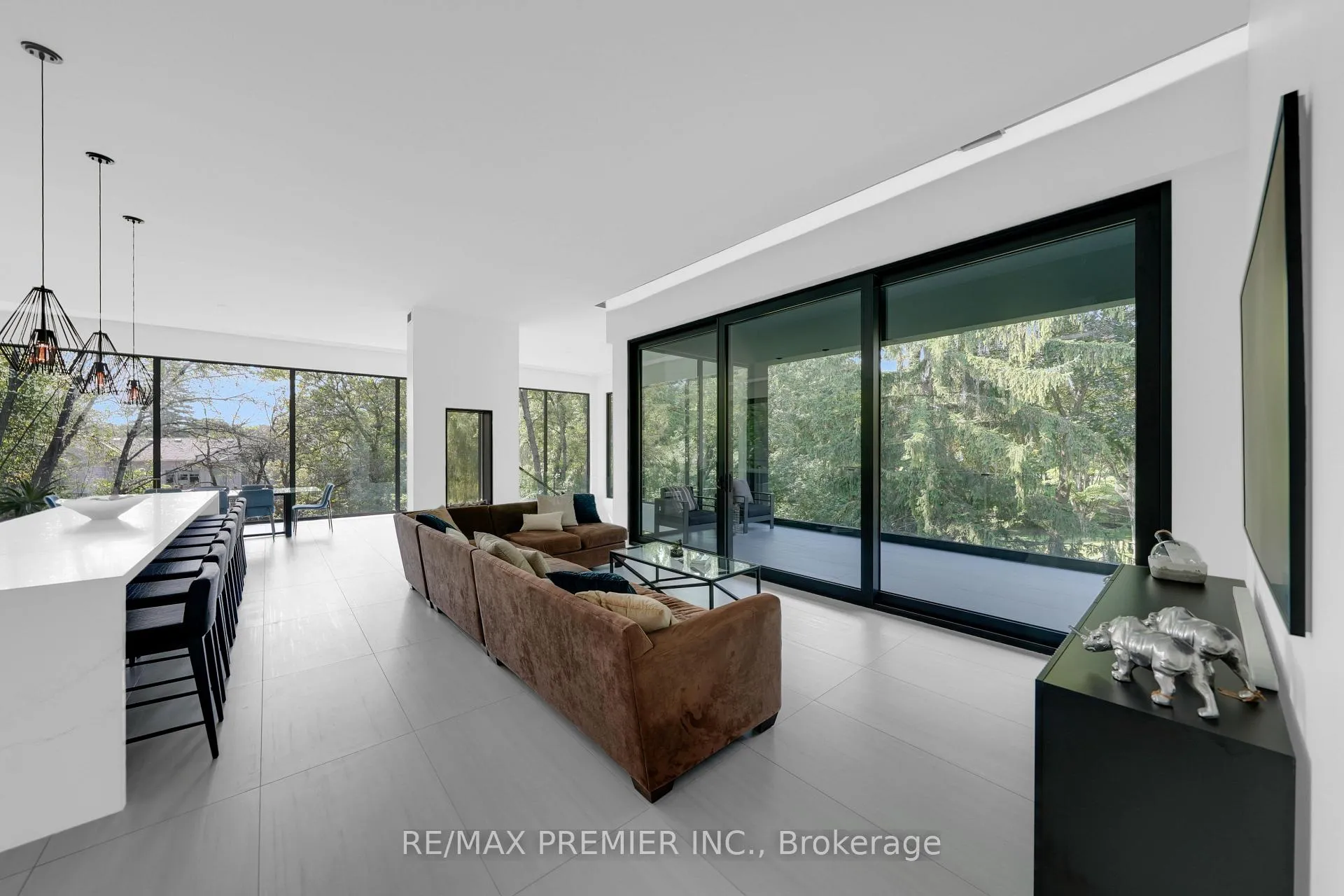 Photo 18 of 350 Kingscross Drive, King, King City — HOMEH