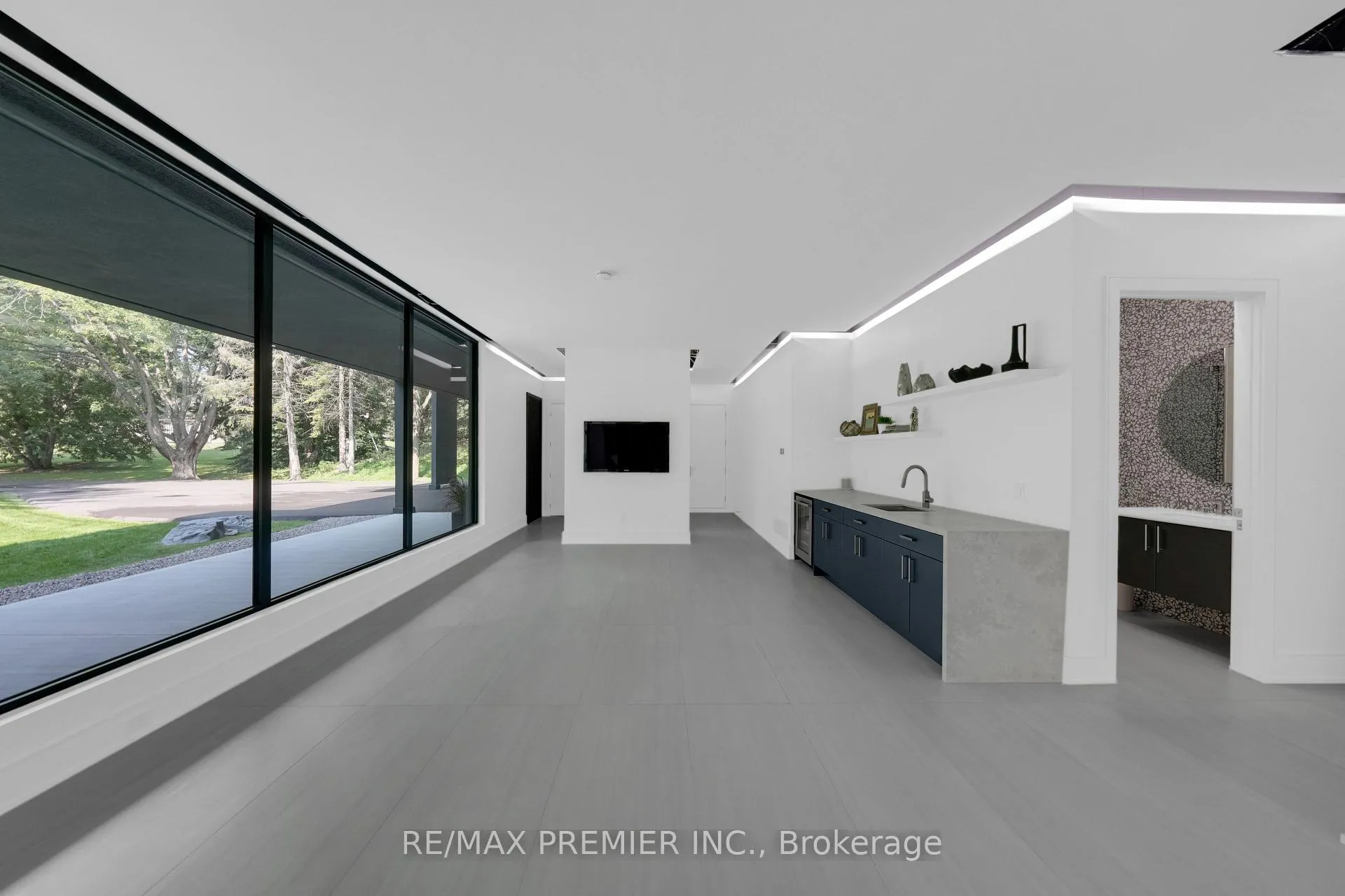 Photo 33 of 350 Kingscross Drive, King, King City — HOMEH