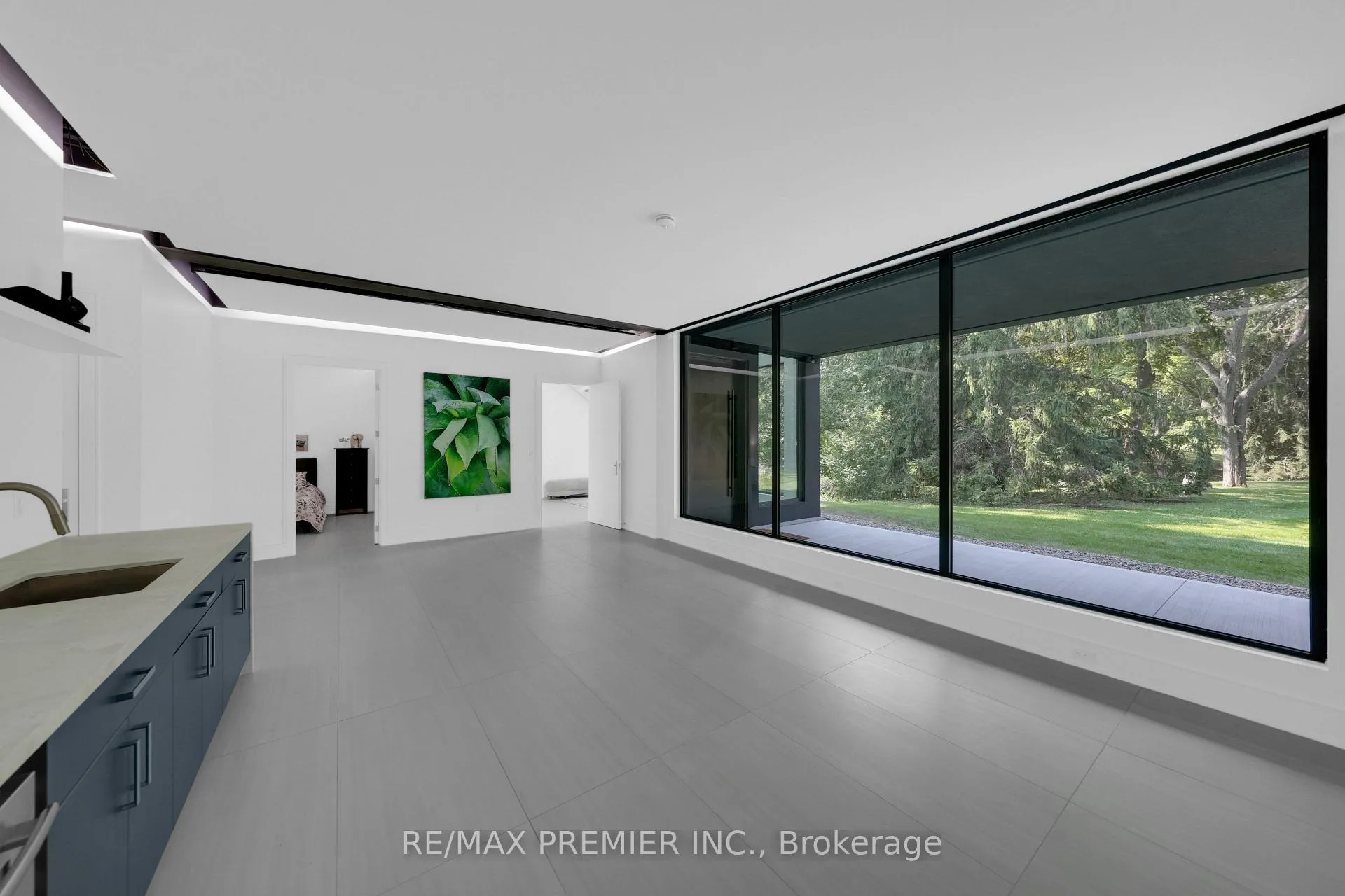 Photo 35 of 350 Kingscross Drive, King, King City — HOMEH
