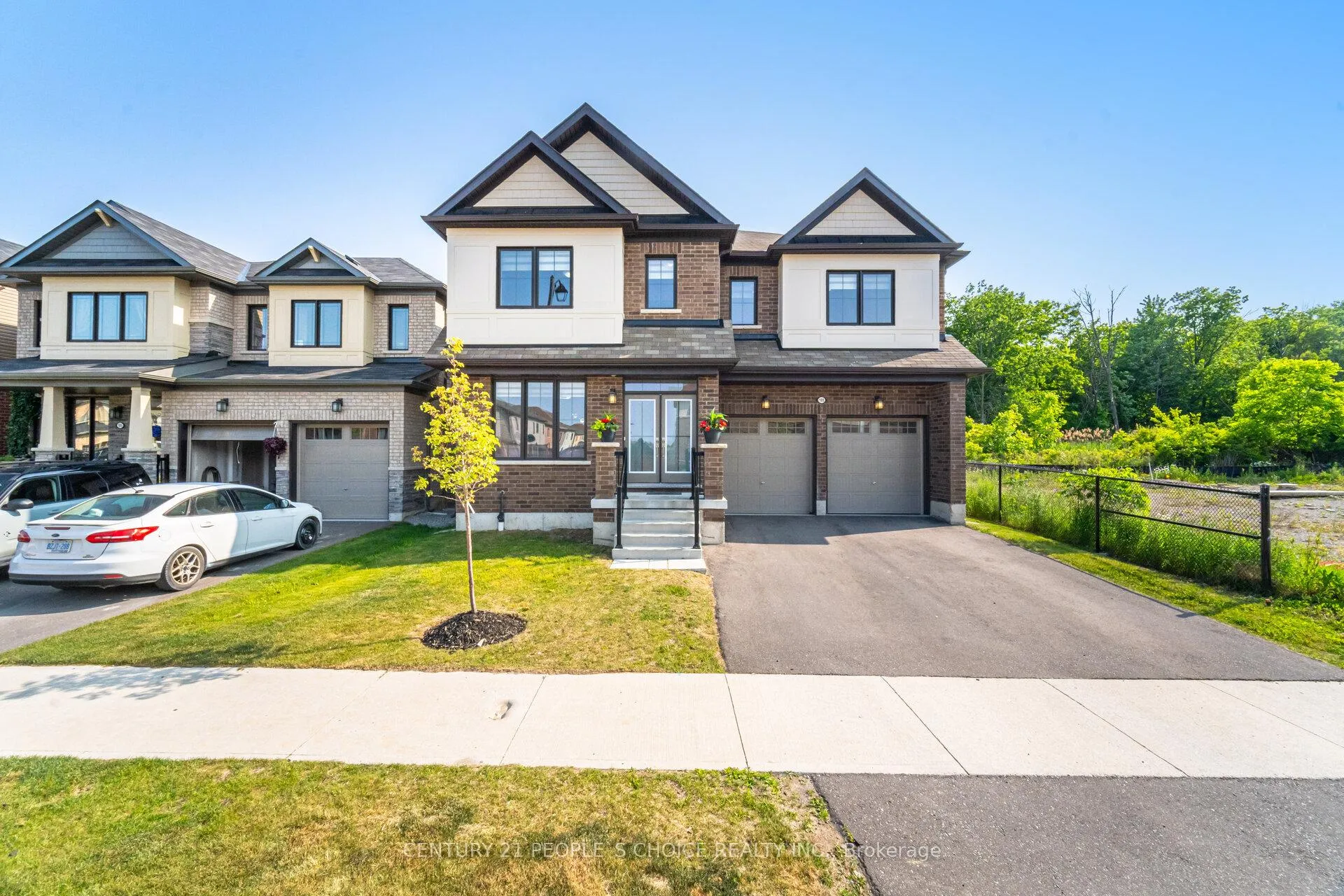 Photo 2 of 109 Cactus Crescent, Hamilton, Stoney Creek Mountain — HOMEH