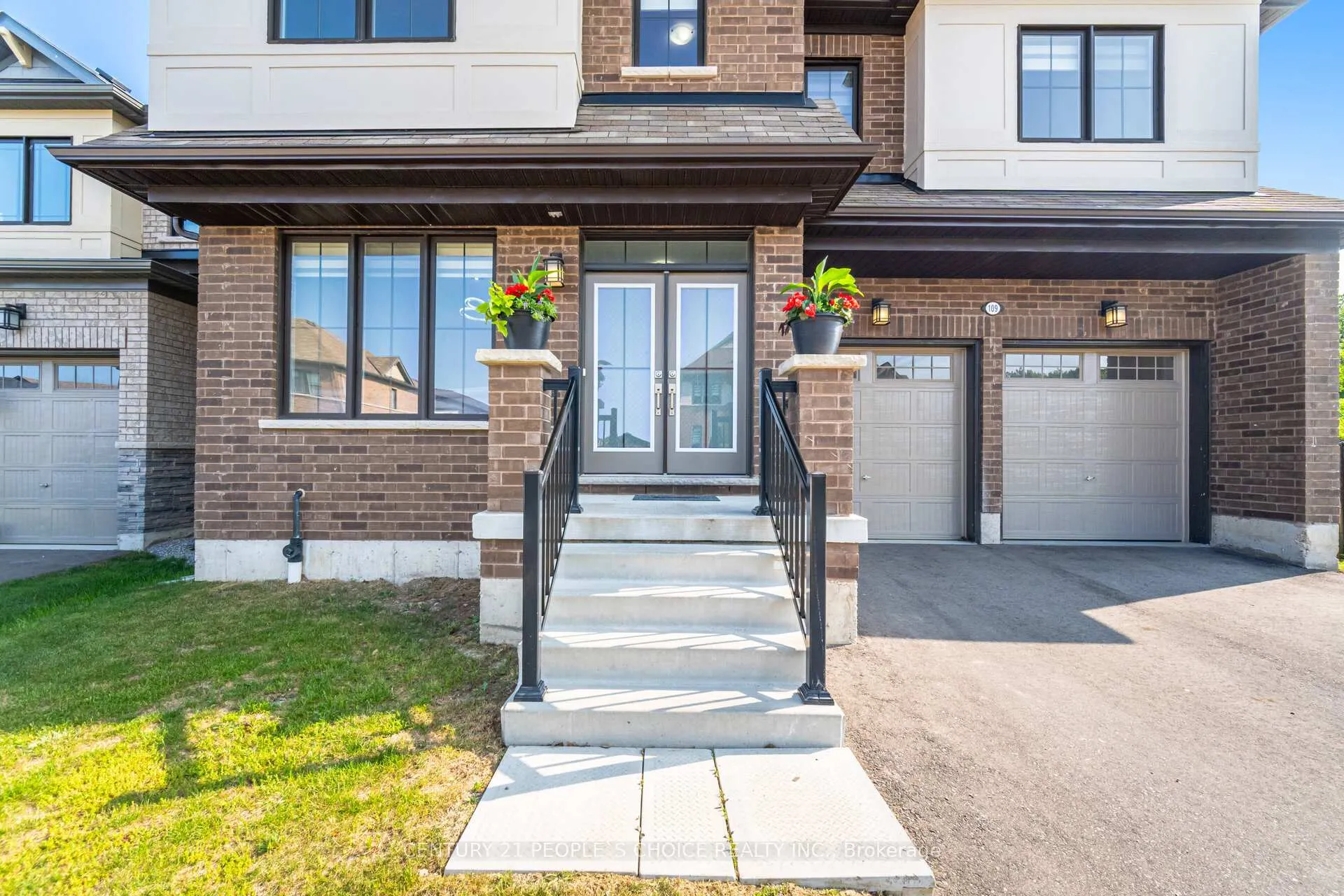 Photo 4 of 109 Cactus Crescent, Hamilton, Stoney Creek Mountain — HOMEH