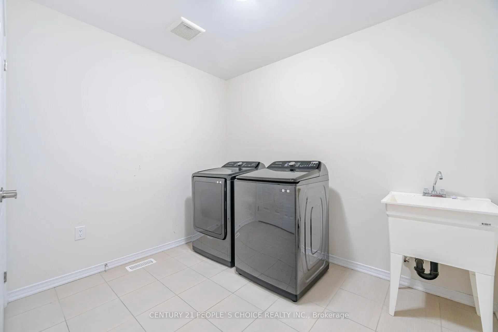 Photo 45 of 109 Cactus Crescent, Hamilton, Stoney Creek Mountain — HOMEH