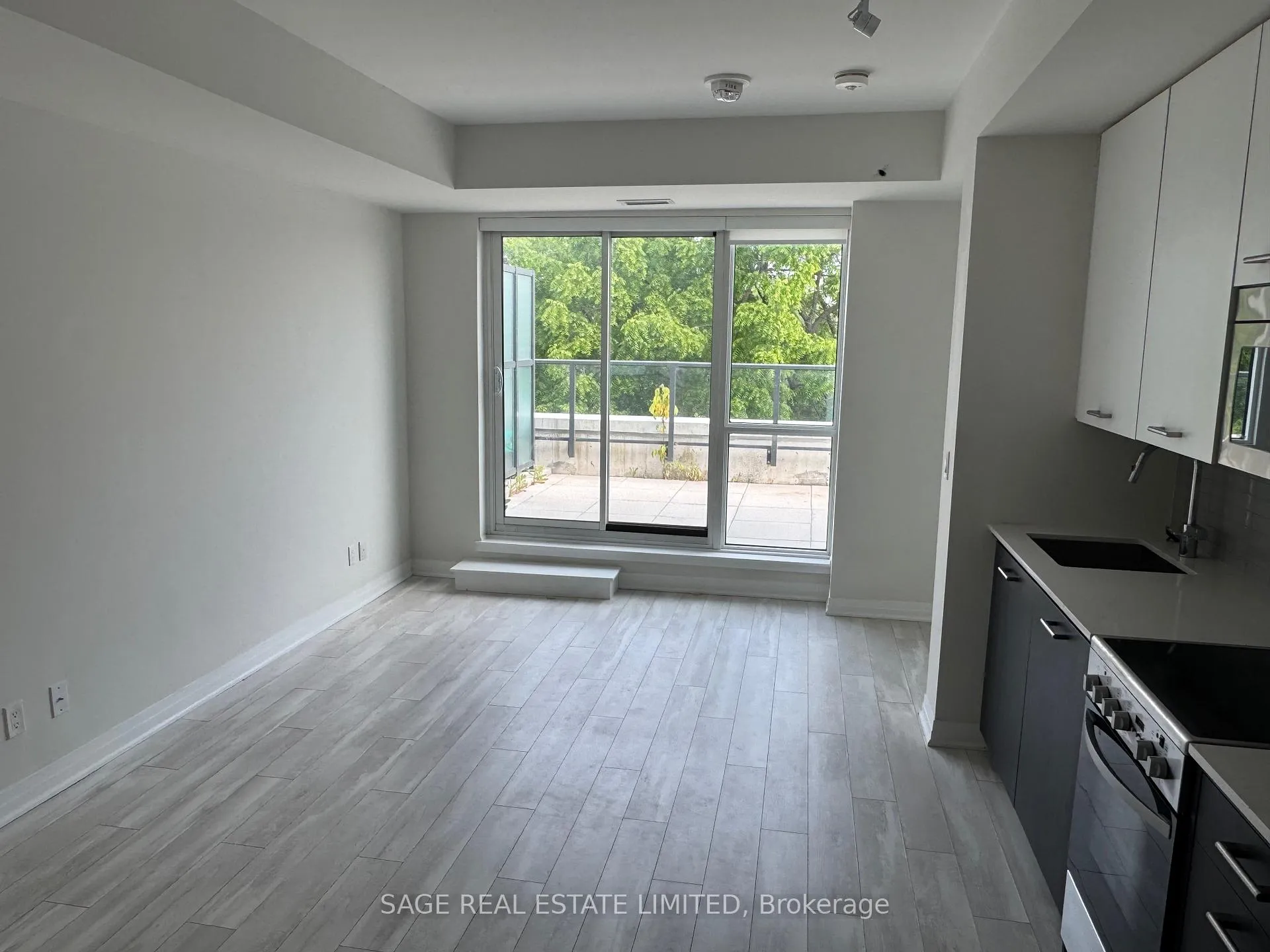 Photo 2 of Unit 609, 1630 Queen Street E, Toronto, Woodbine Corridor — HOMEH
