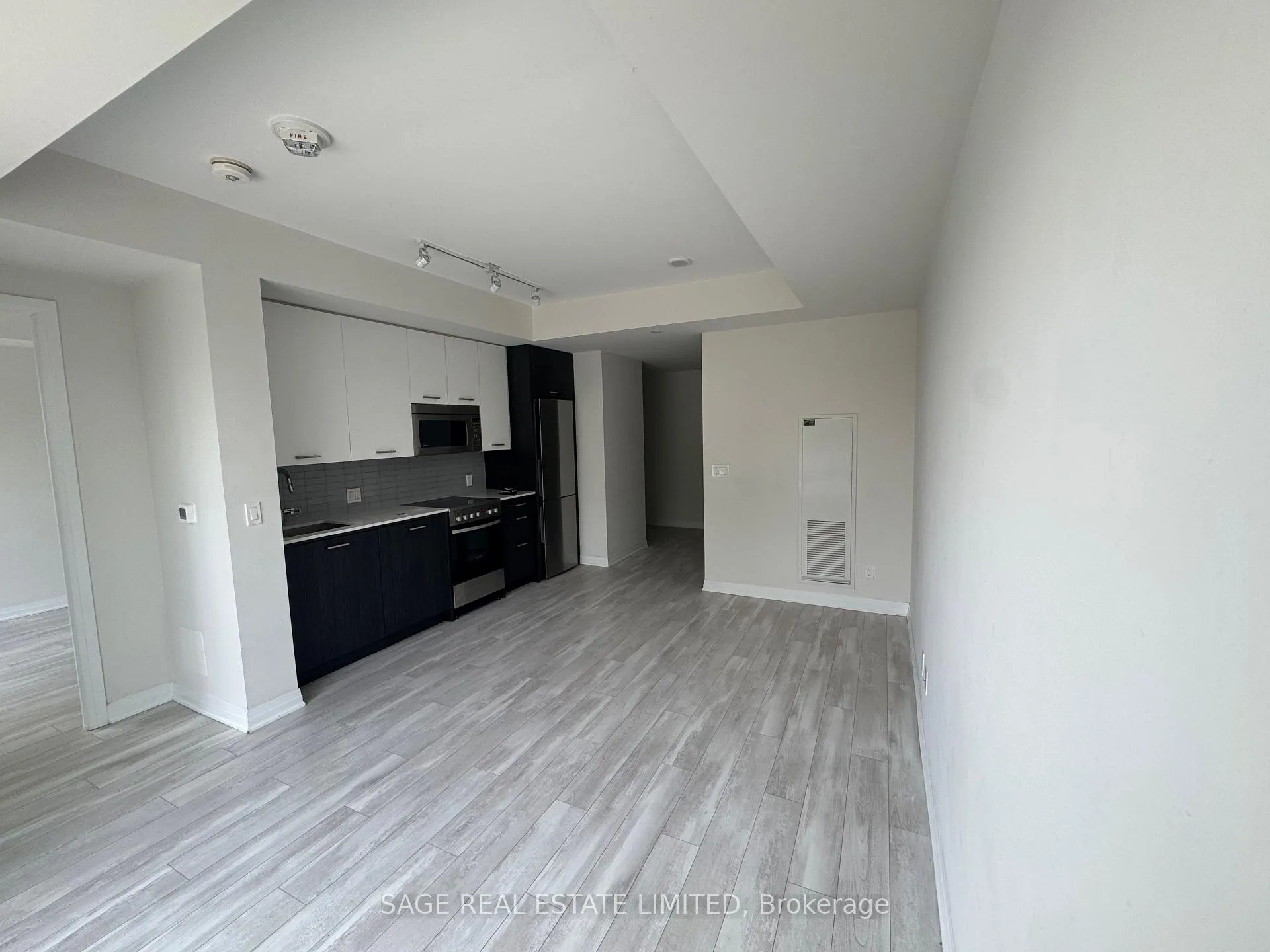 Photo 3 of Unit 609, 1630 Queen Street E, Toronto, Woodbine Corridor — HOMEH
