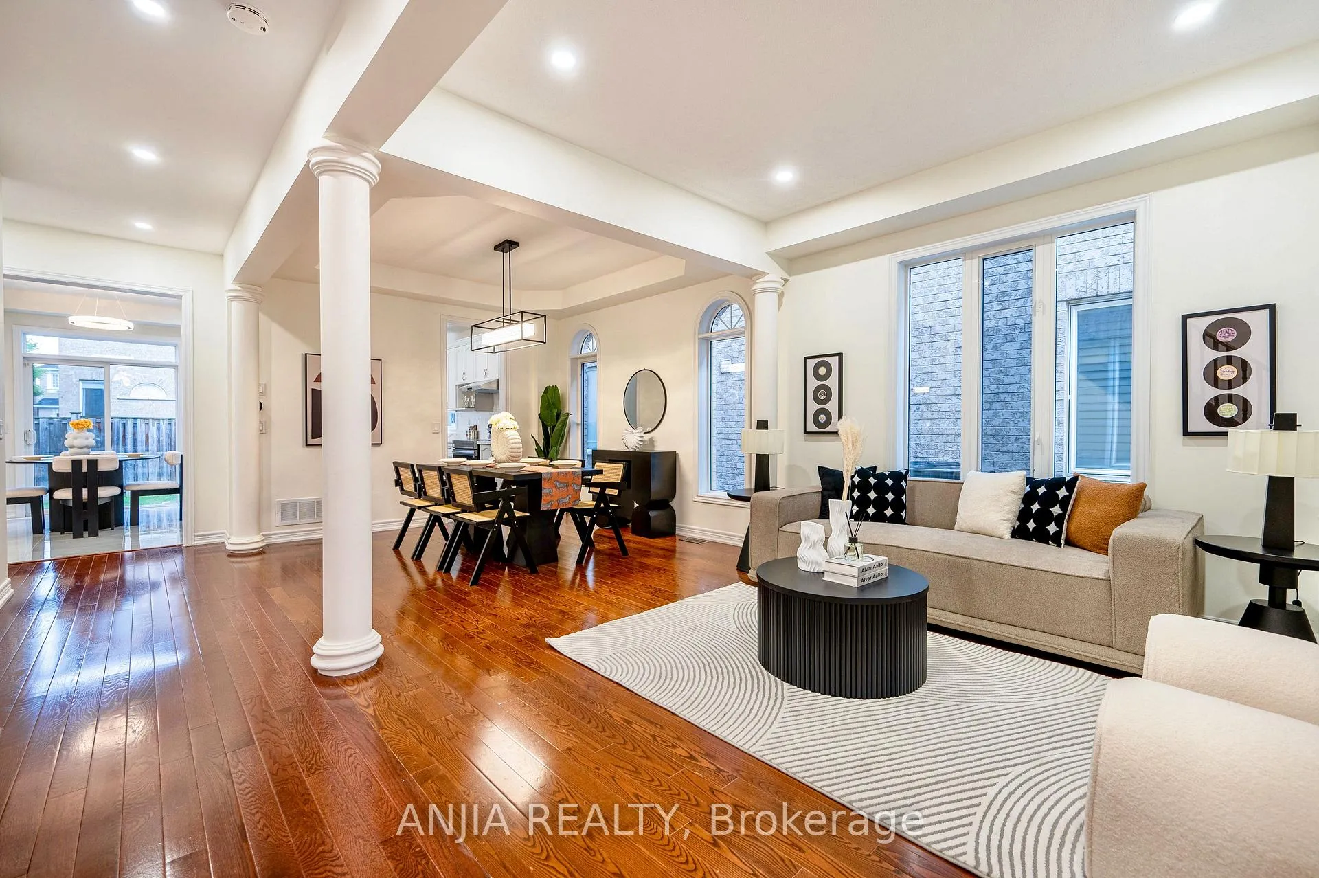 Photo 7 of 501 Fred McLaren Boulevard, Markham, Wismer — HOMEH