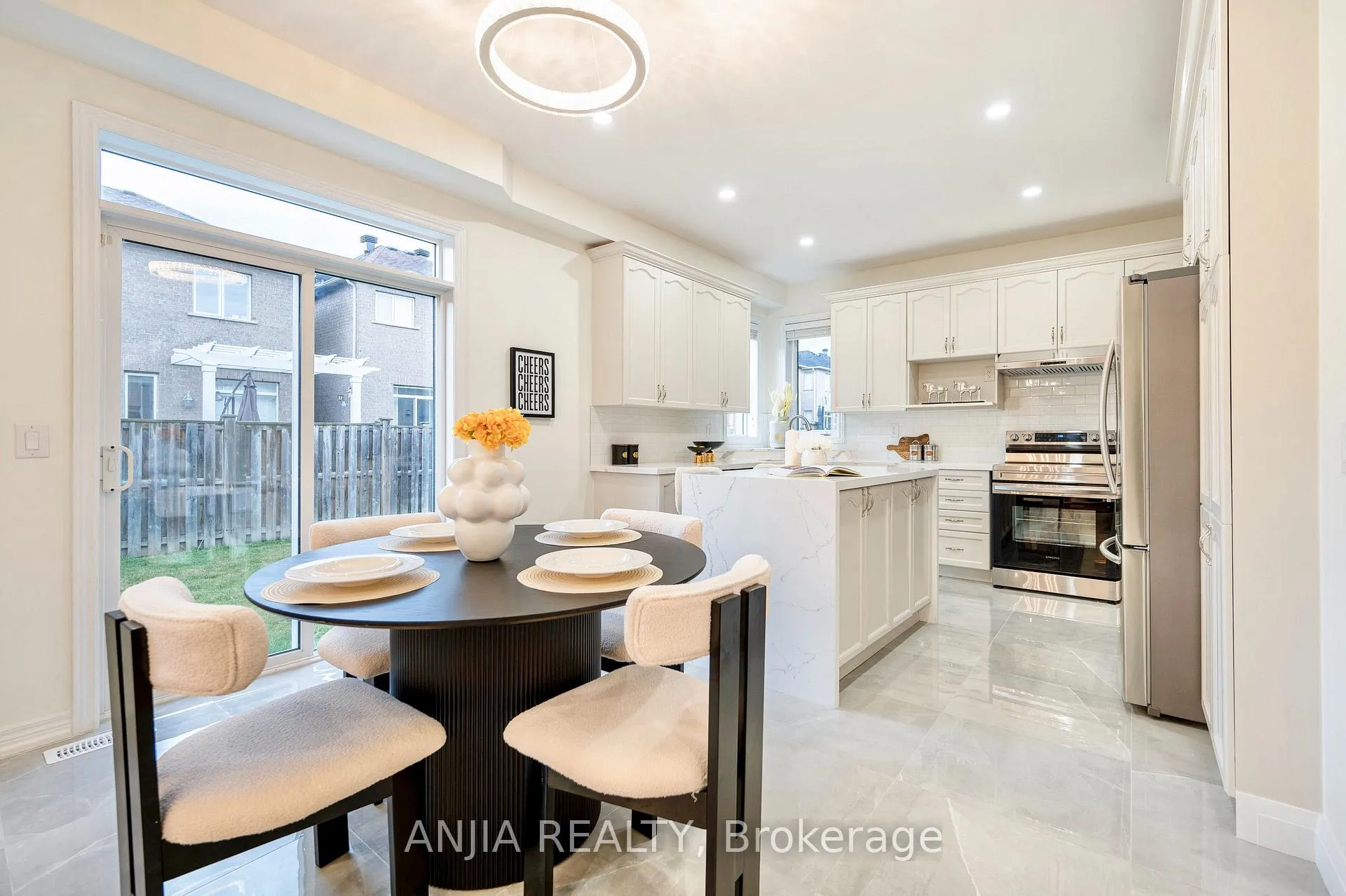 Photo 10 of 501 Fred McLaren Boulevard, Markham, Wismer — HOMEH