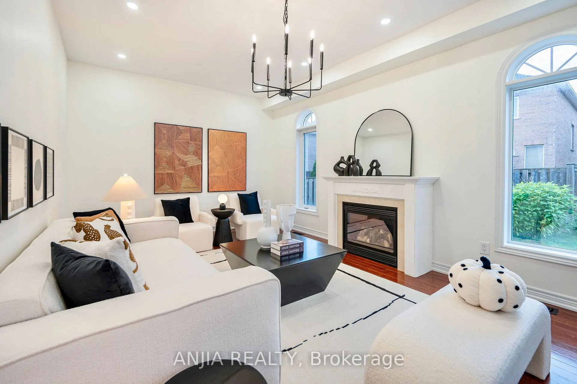 Photo 14 of 501 Fred McLaren Boulevard, Markham, Wismer — HOMEH