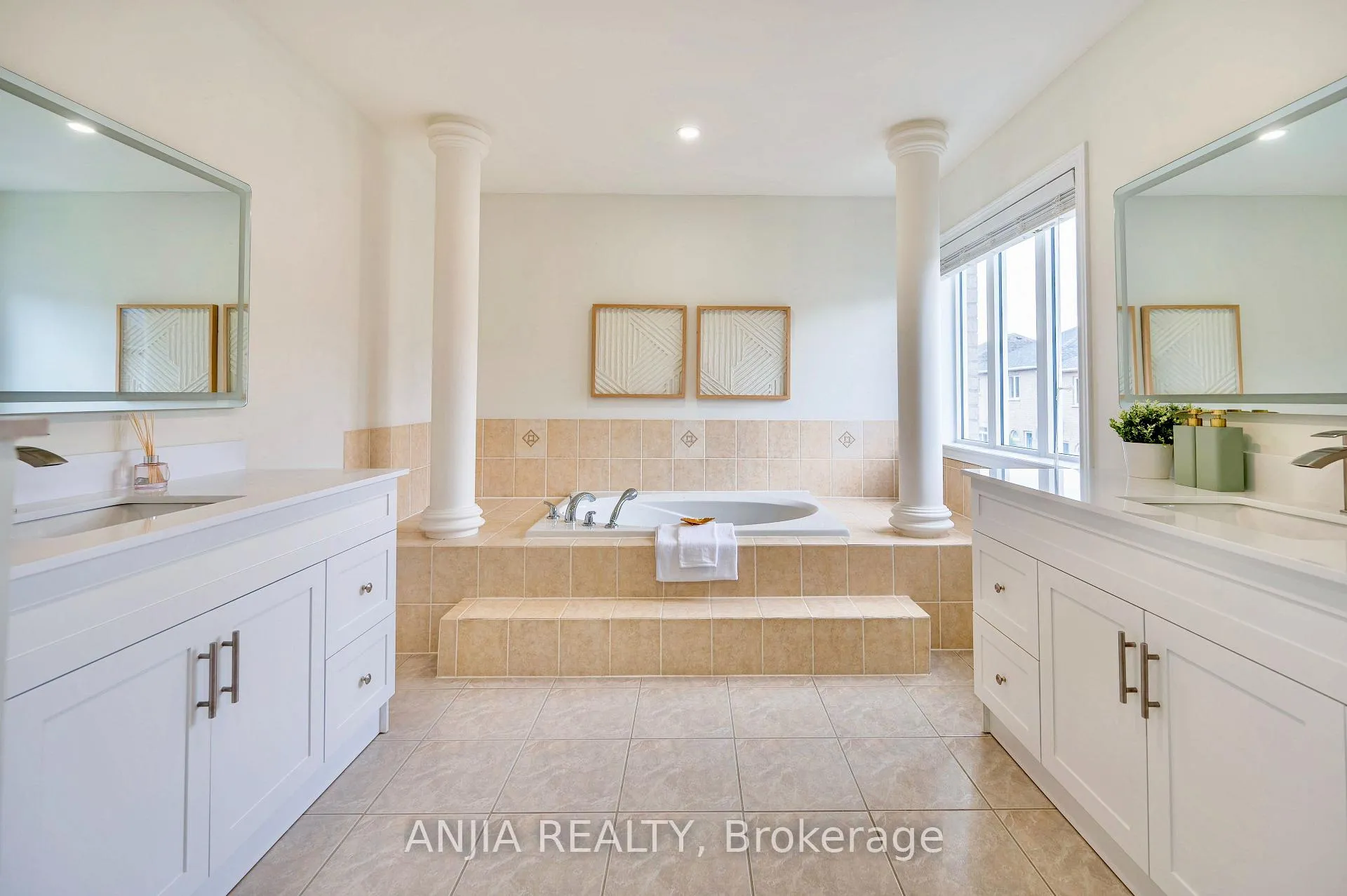 Photo 24 of 501 Fred McLaren Boulevard, Markham, Wismer — HOMEH