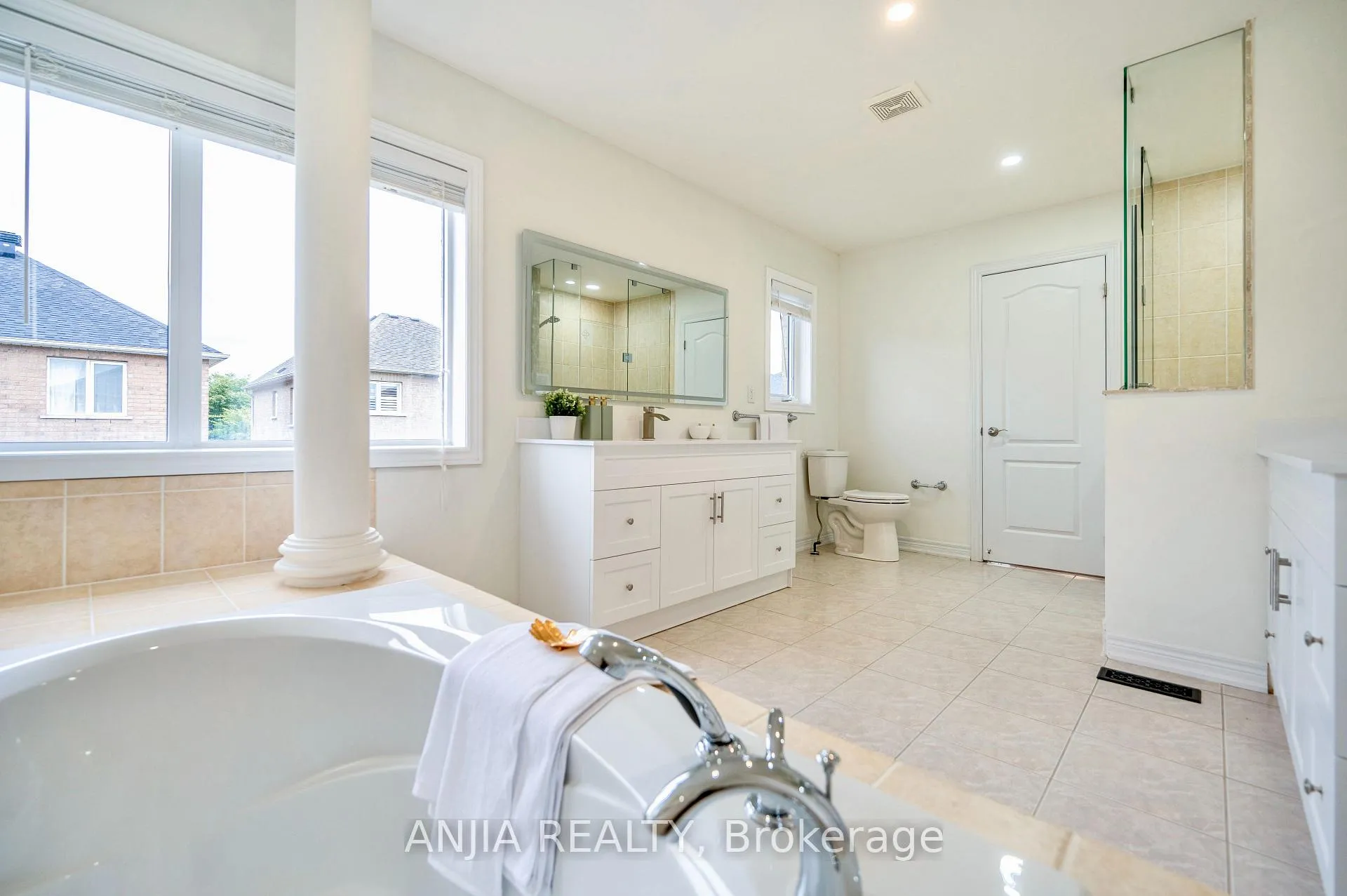 Photo 25 of 501 Fred McLaren Boulevard, Markham, Wismer — HOMEH