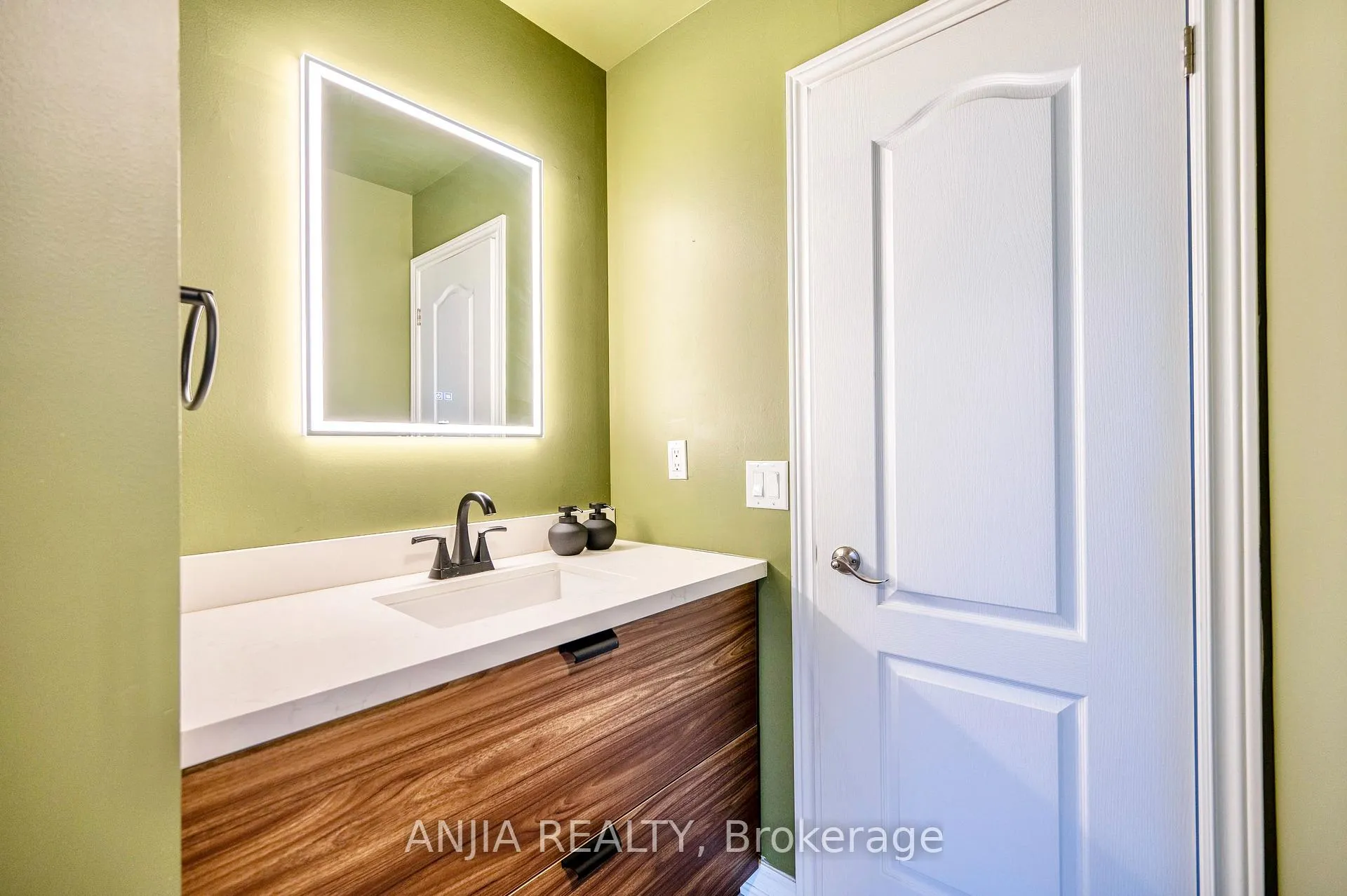 Photo 29 of 501 Fred McLaren Boulevard, Markham, Wismer — HOMEH