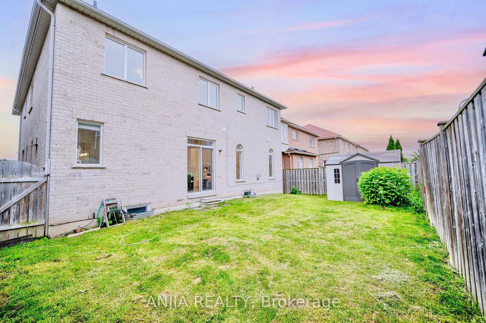 Photo 39 of 501 Fred McLaren Boulevard, Markham, Wismer — HOMEH