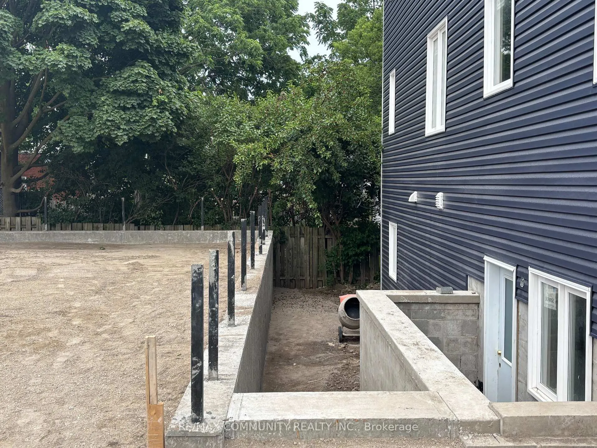 Photo 3 of Dufferin Street, Quinte West, Trenton Ward — HOMEH
