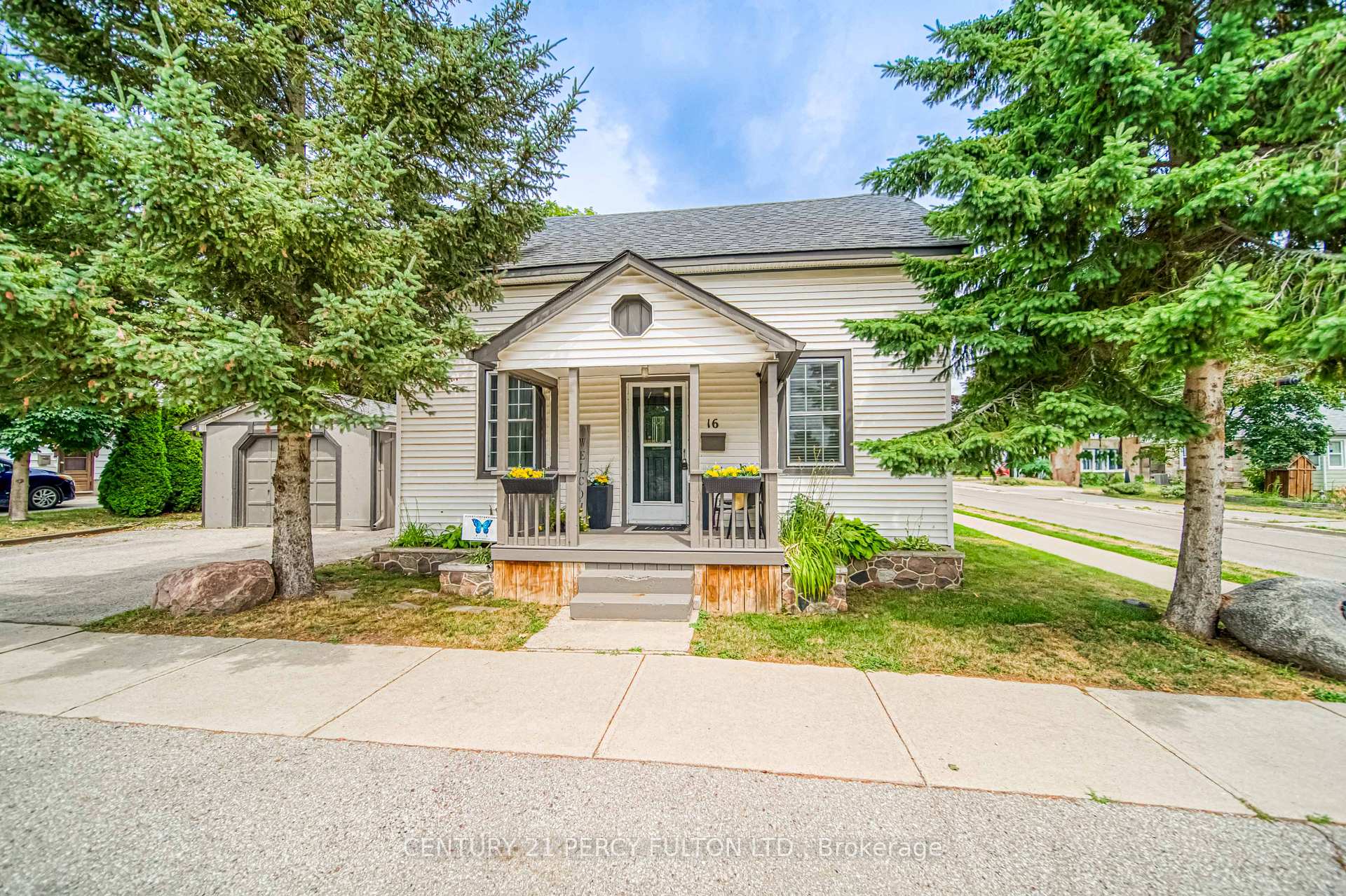 Photo 2 of 16 Second Street, Clarington, Bowmanville — HOMEH