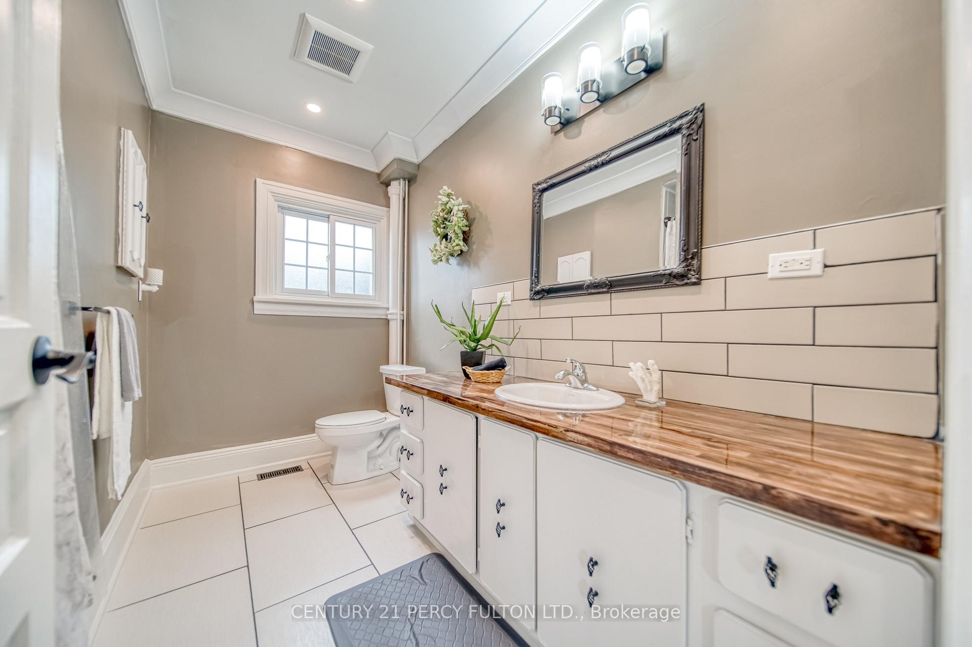 Photo 8 of 16 Second Street, Clarington, Bowmanville — HOMEH