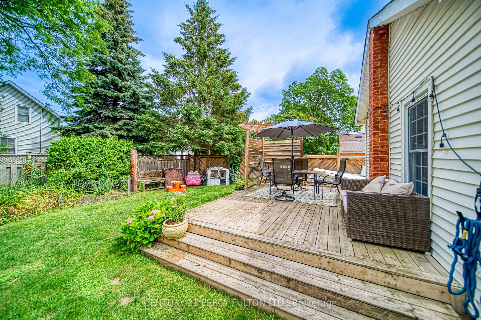 Photo 32 of 16 Second Street, Clarington, Bowmanville — HOMEH
