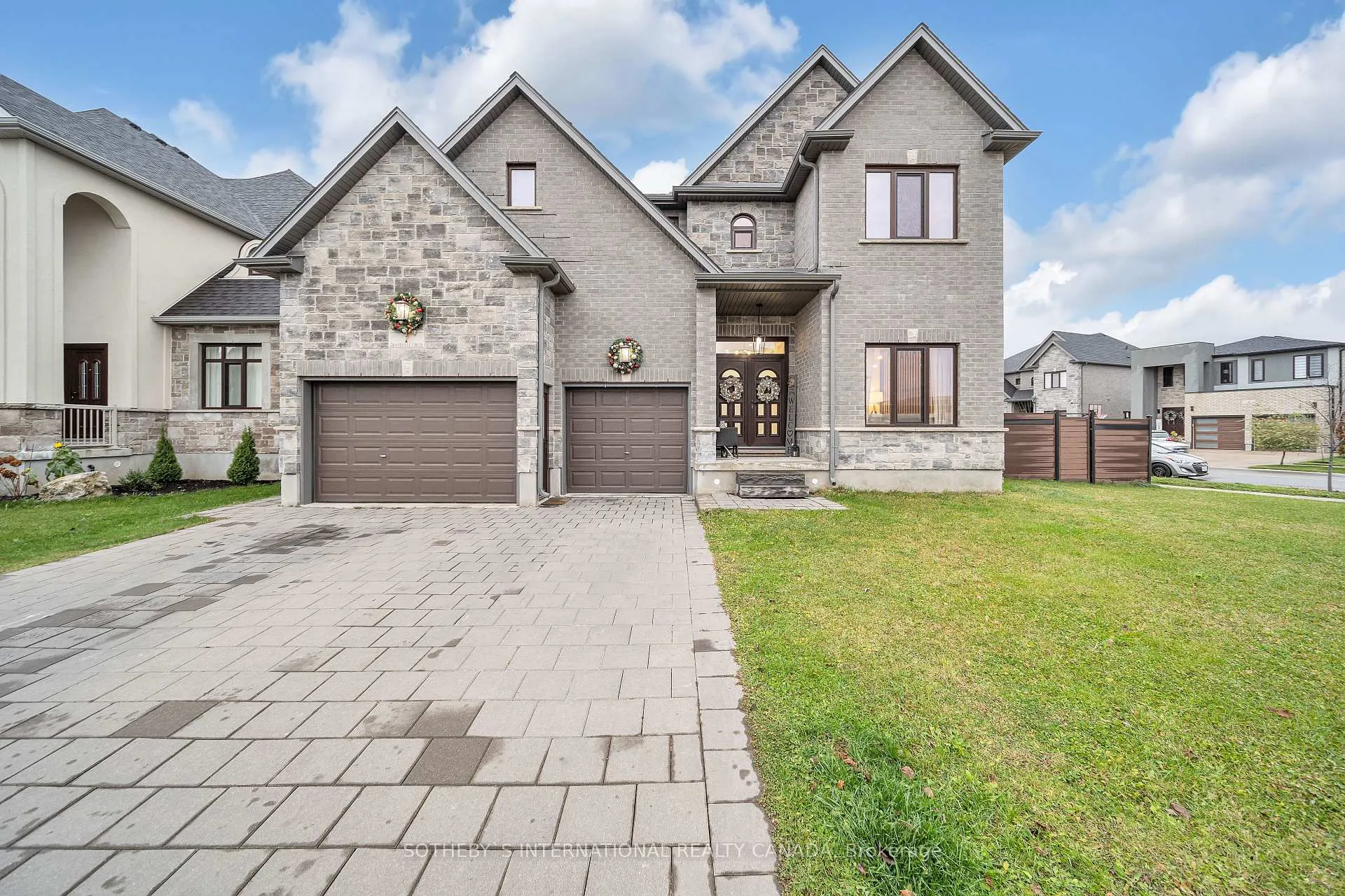 Photo 2 of 1 Grandville Circle, Brant, Paris — HOMEH