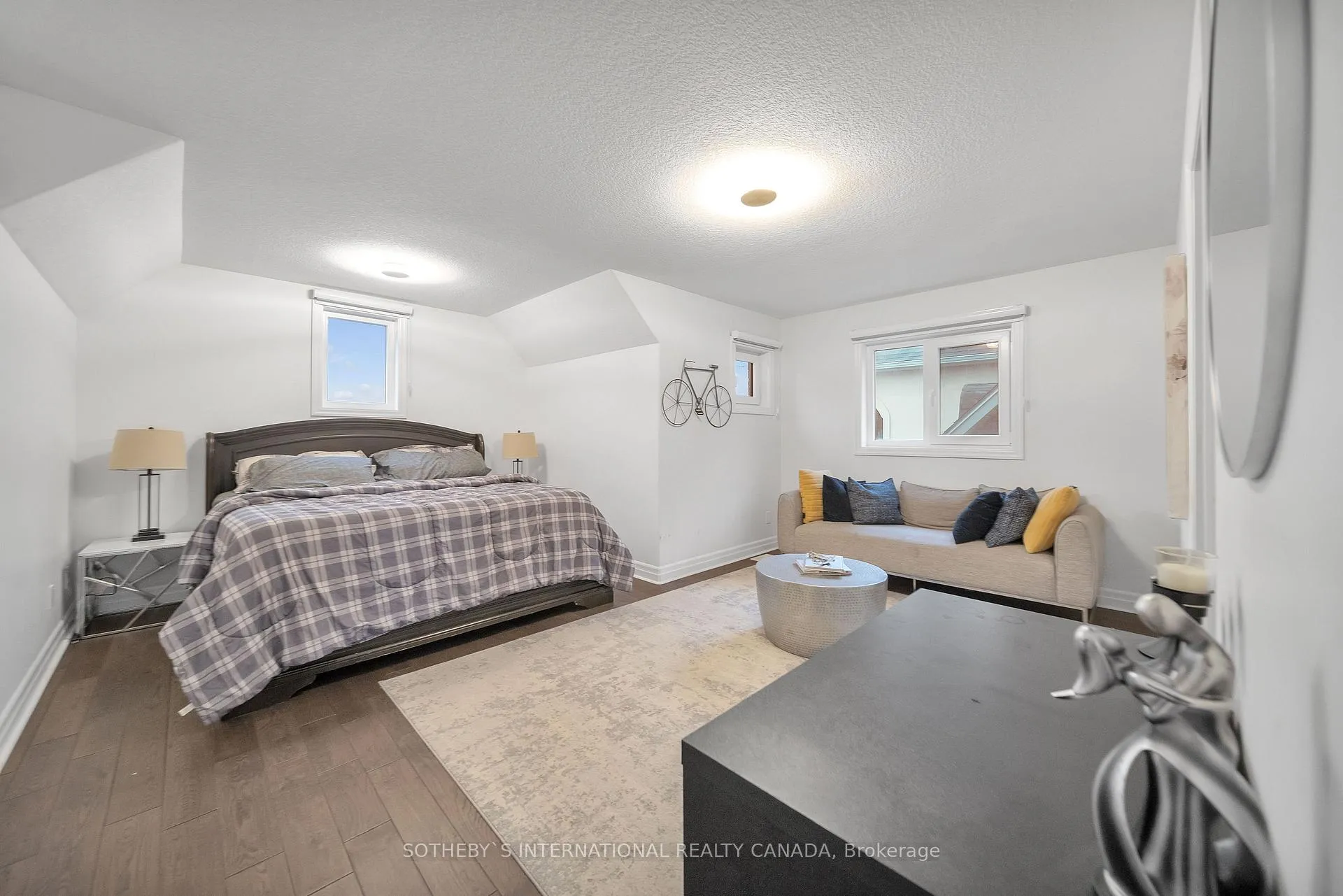 Photo 38 of 1 Grandville Circle, Brant, Paris — HOMEH