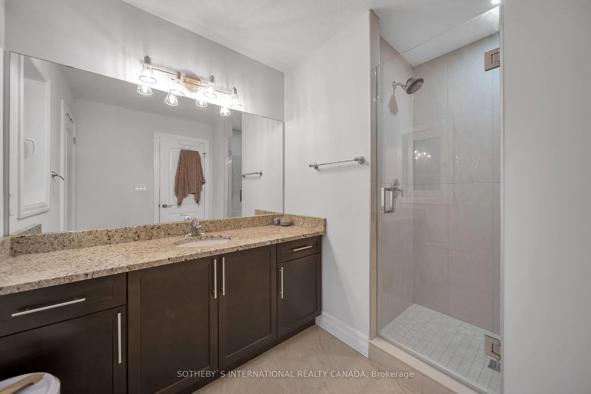 Photo 39 of 1 Grandville Circle, Brant, Paris — HOMEH