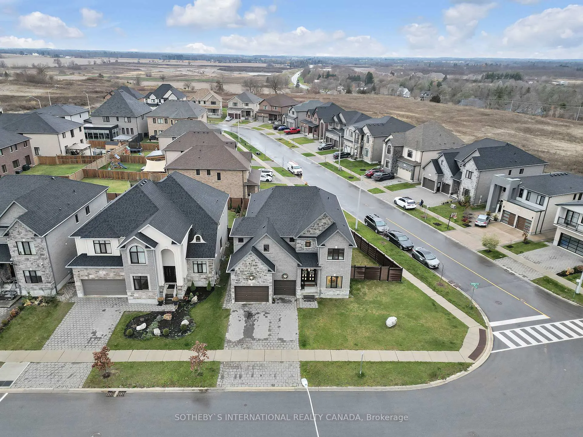 Photo 41 of 1 Grandville Circle, Brant, Paris — HOMEH