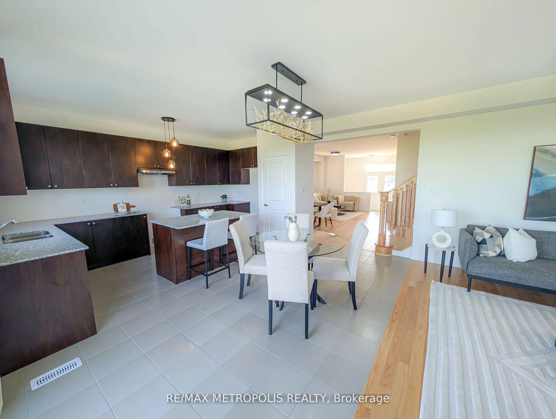 Photo 3 of 67 Brethet Heights, New Tecumseth, Rural New Tecumseth — HOMEH
