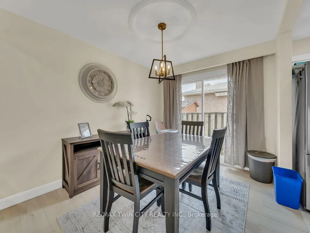 Photo 15 of 75 Bettley Crescent, Kitchener — HOMEH
