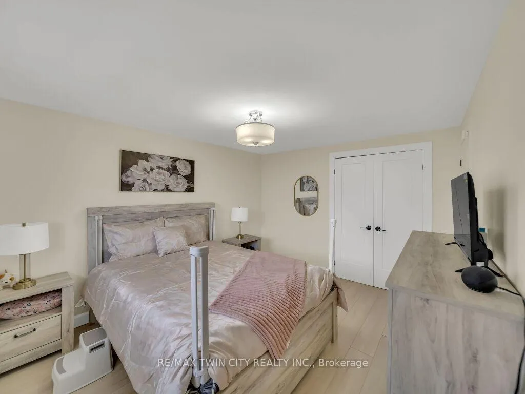 Photo 20 of 75 Bettley Crescent, Kitchener — HOMEH