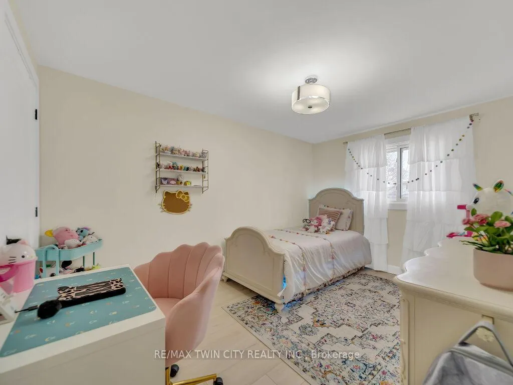 Photo 22 of 75 Bettley Crescent, Kitchener — HOMEH