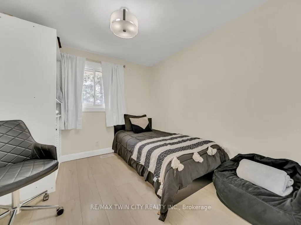 Photo 24 of 75 Bettley Crescent, Kitchener — HOMEH