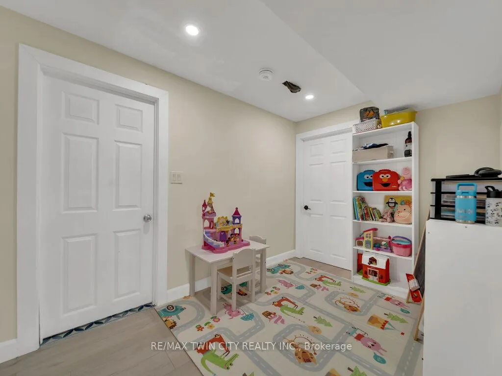 Photo 30 of 75 Bettley Crescent, Kitchener — HOMEH