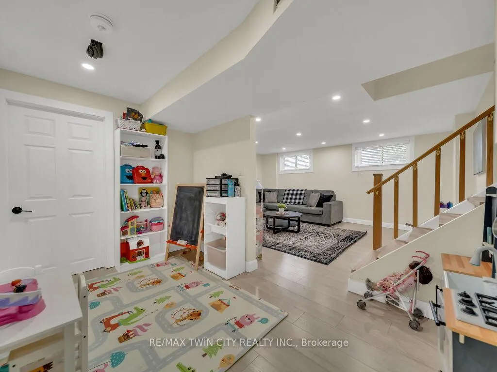 Photo 31 of 75 Bettley Crescent, Kitchener — HOMEH