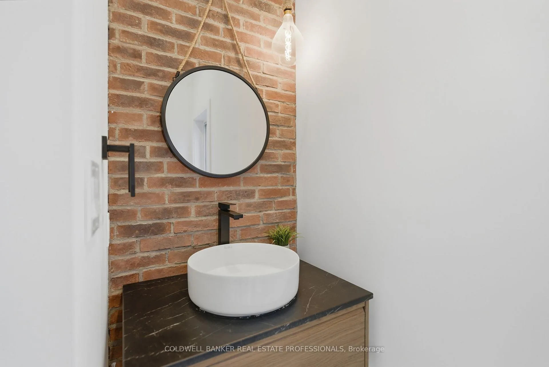 Photo 16 of 65 Frater Avenue, Toronto, East York — HOMEH