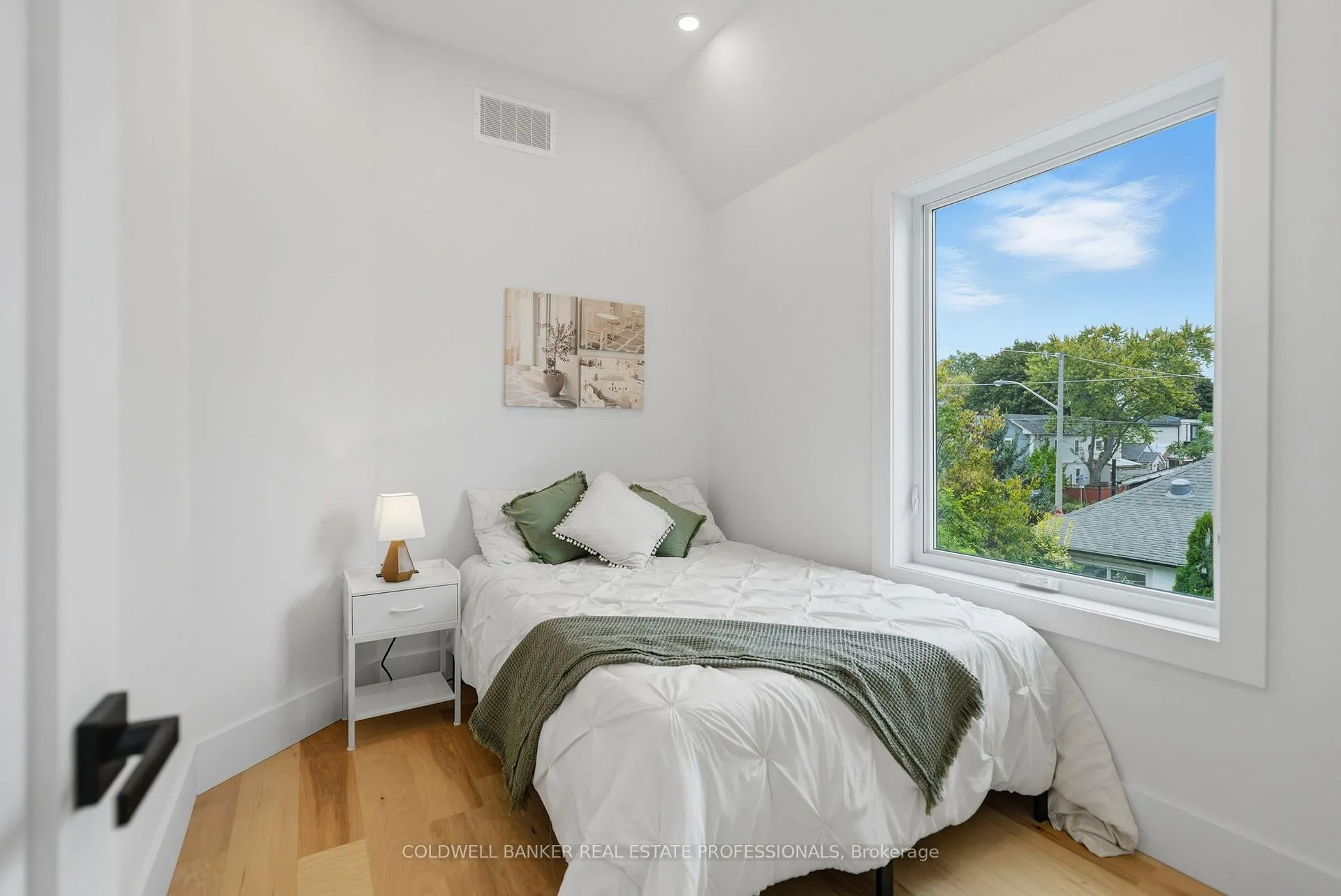 Photo 27 of 65 Frater Avenue, Toronto, East York — HOMEH
