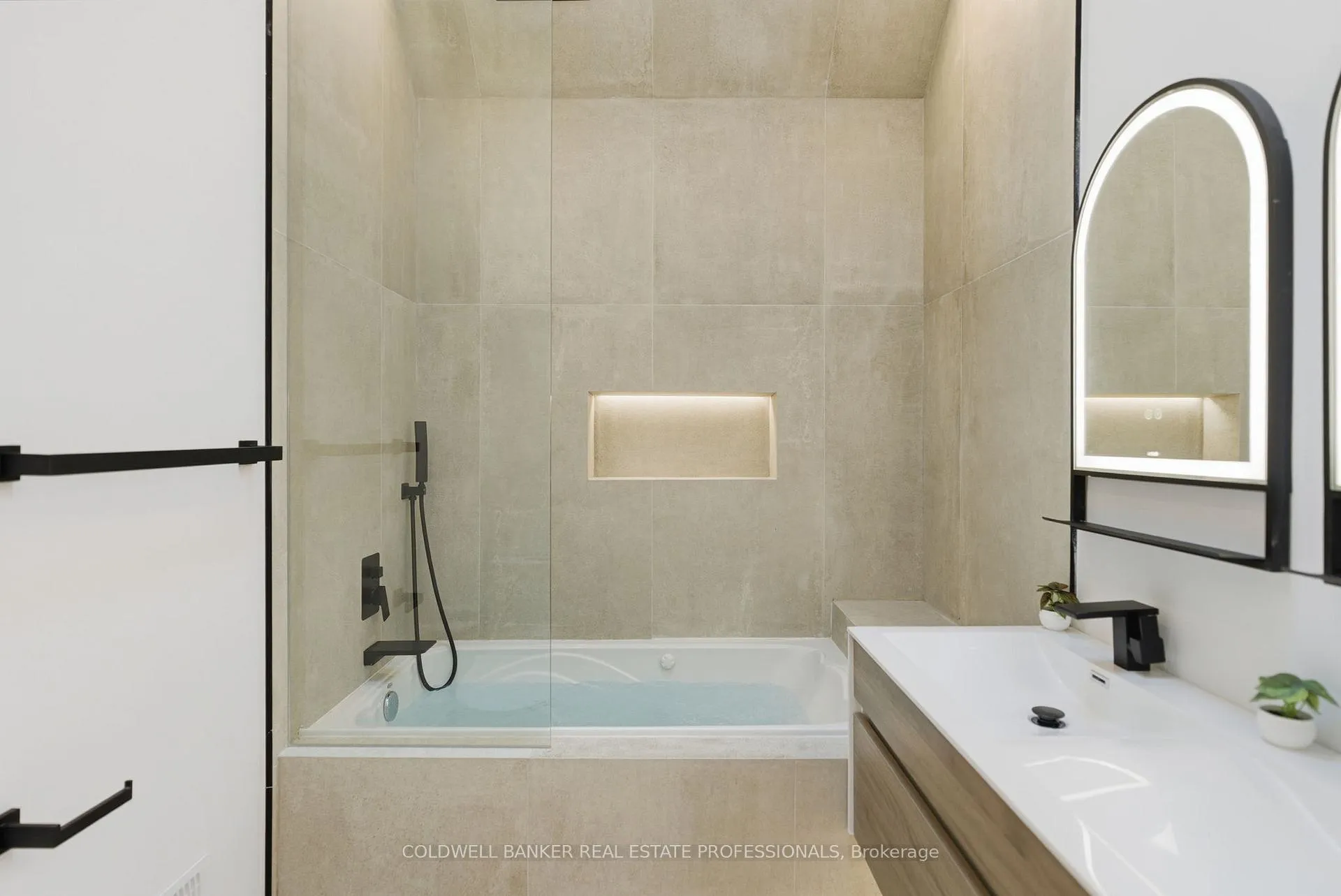 Photo 29 of 65 Frater Avenue, Toronto, East York — HOMEH