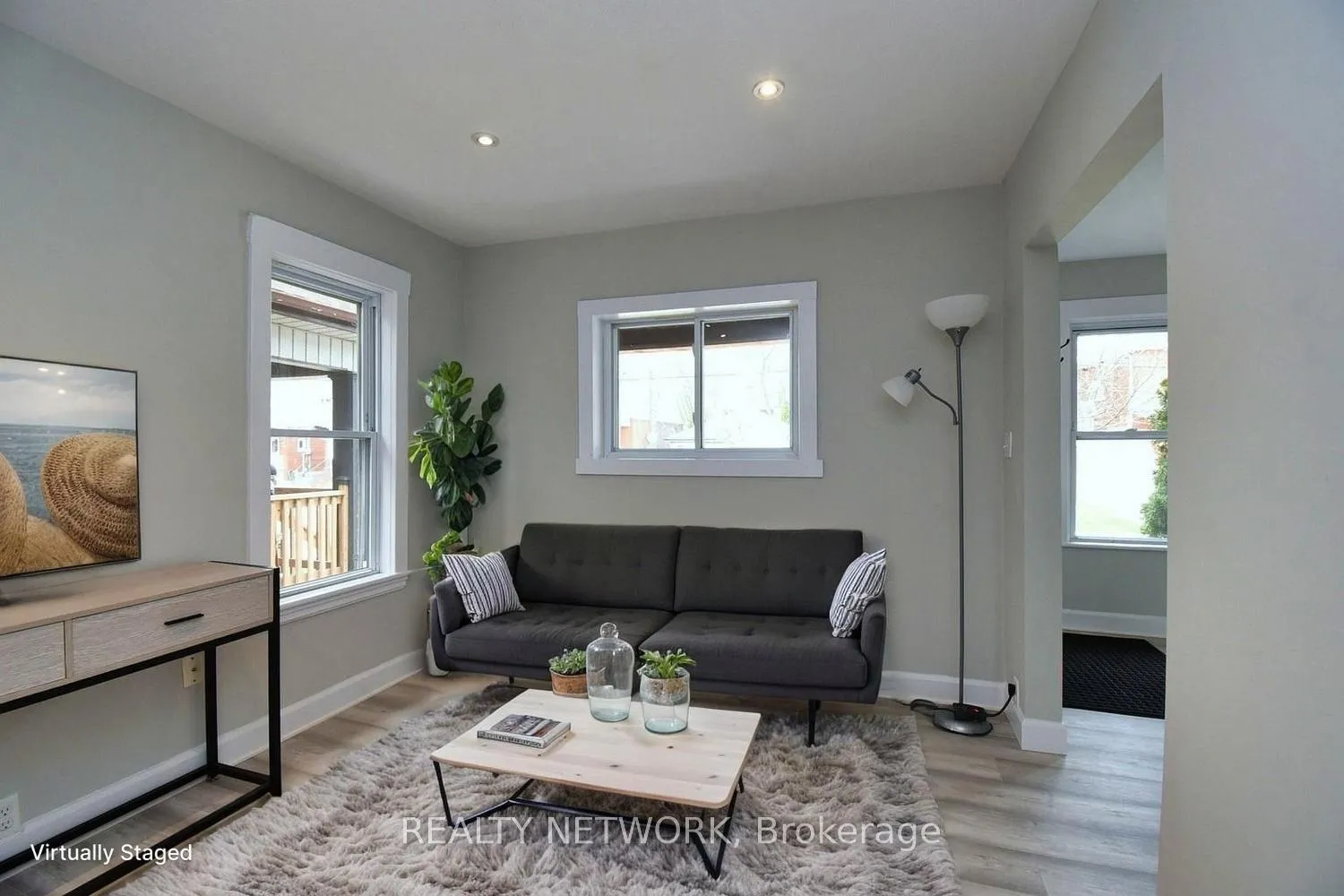 Photo 3 of 82 Alpine Avenue, Hamilton, Inch Park — HOMEH