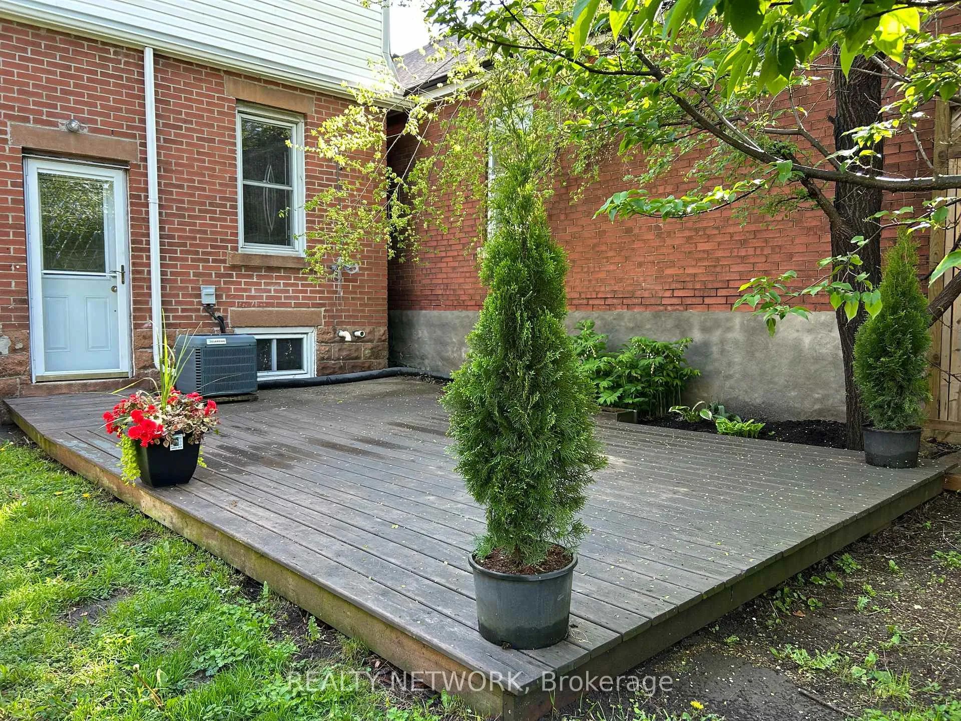 Photo 36 of 82 Alpine Avenue, Hamilton, Inch Park — HOMEH